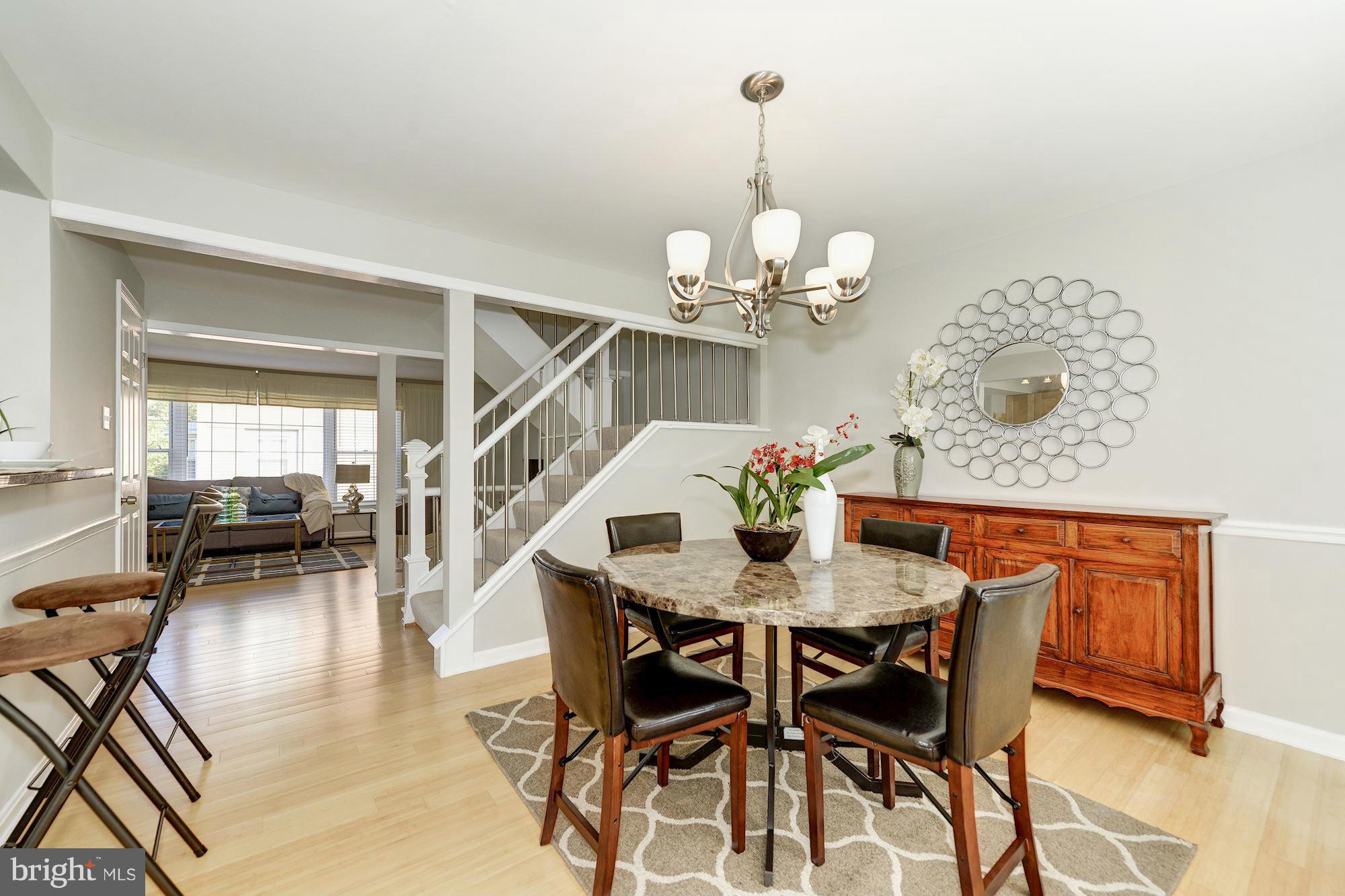 PINEWOOD LAKE - Residential