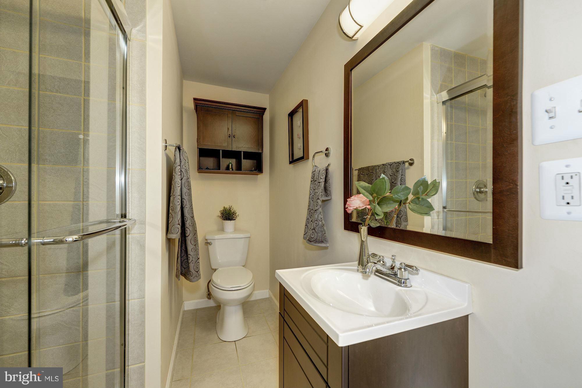 PINEWOOD LAKE - Residential