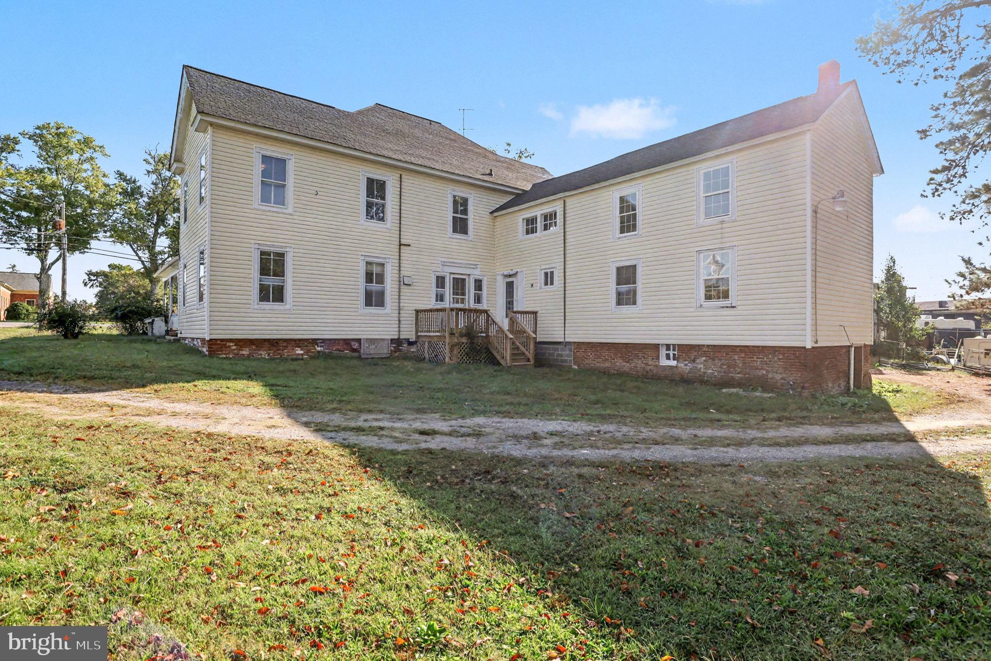 8916 COURTHOUSE ROAD