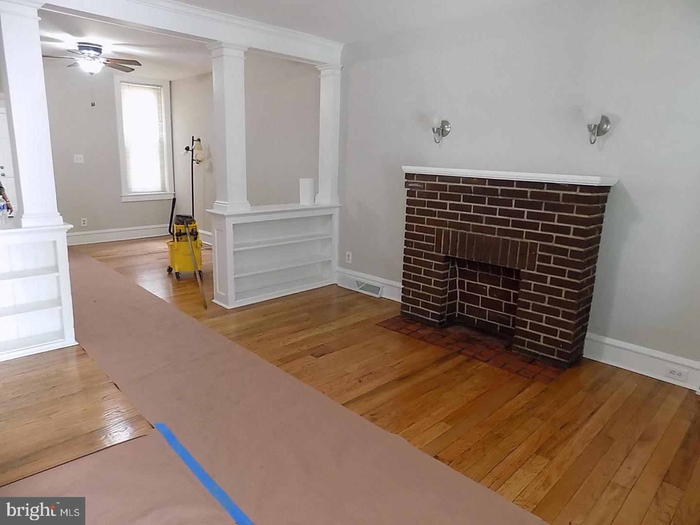 1704 WOODLYNNE AVENUE