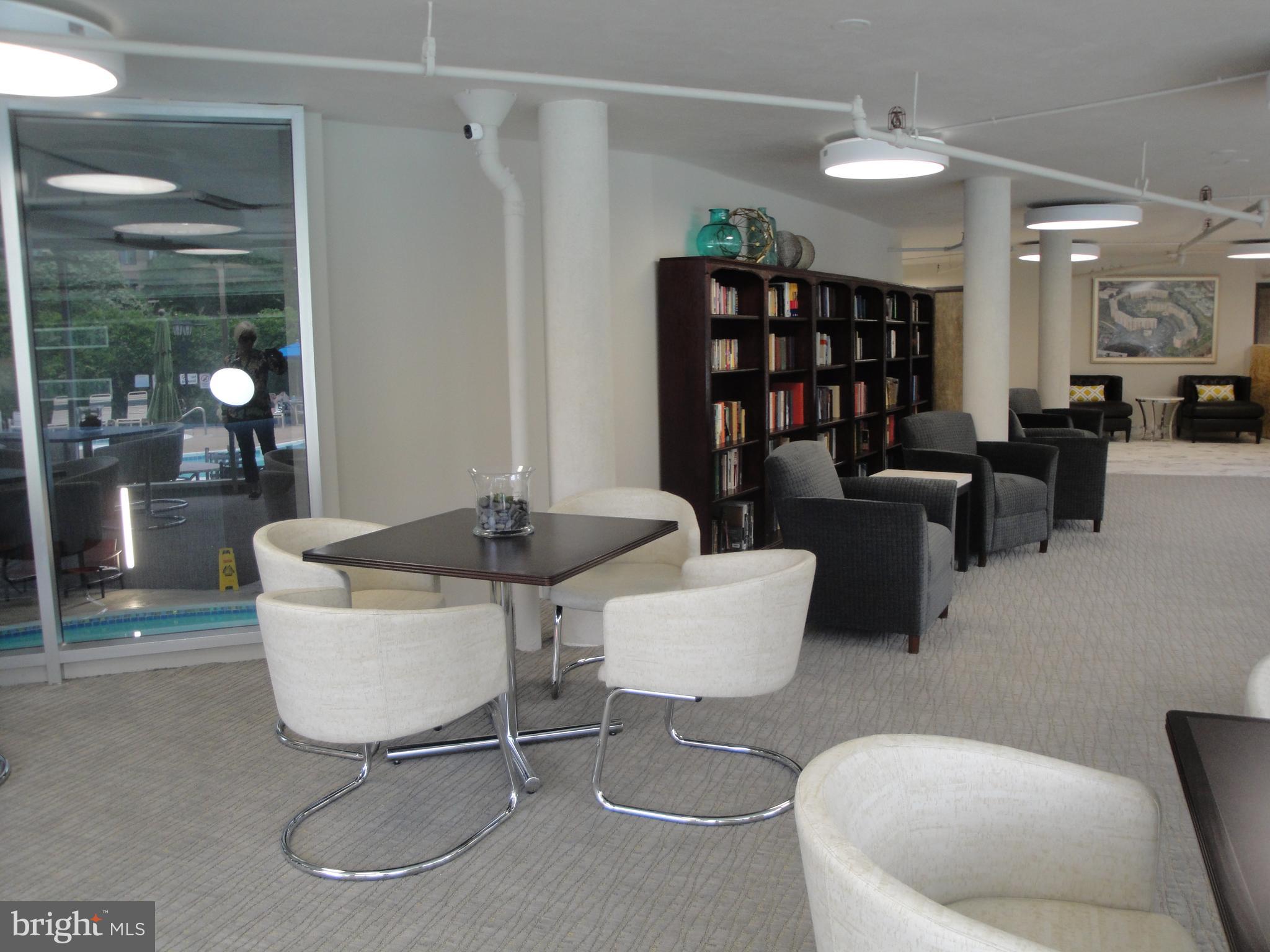 ROTONDA - Residential Lease