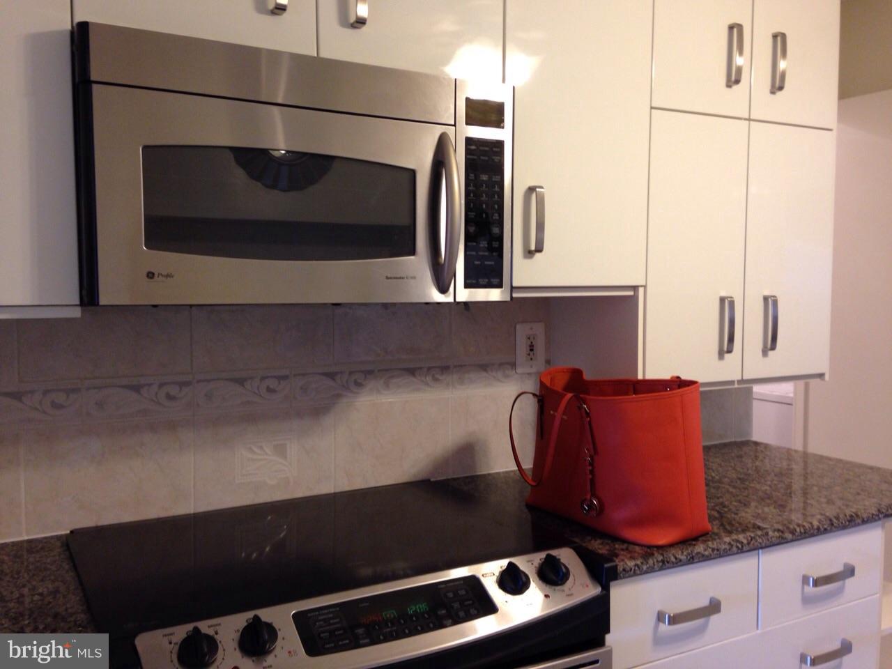 ROTONDA - Residential Lease