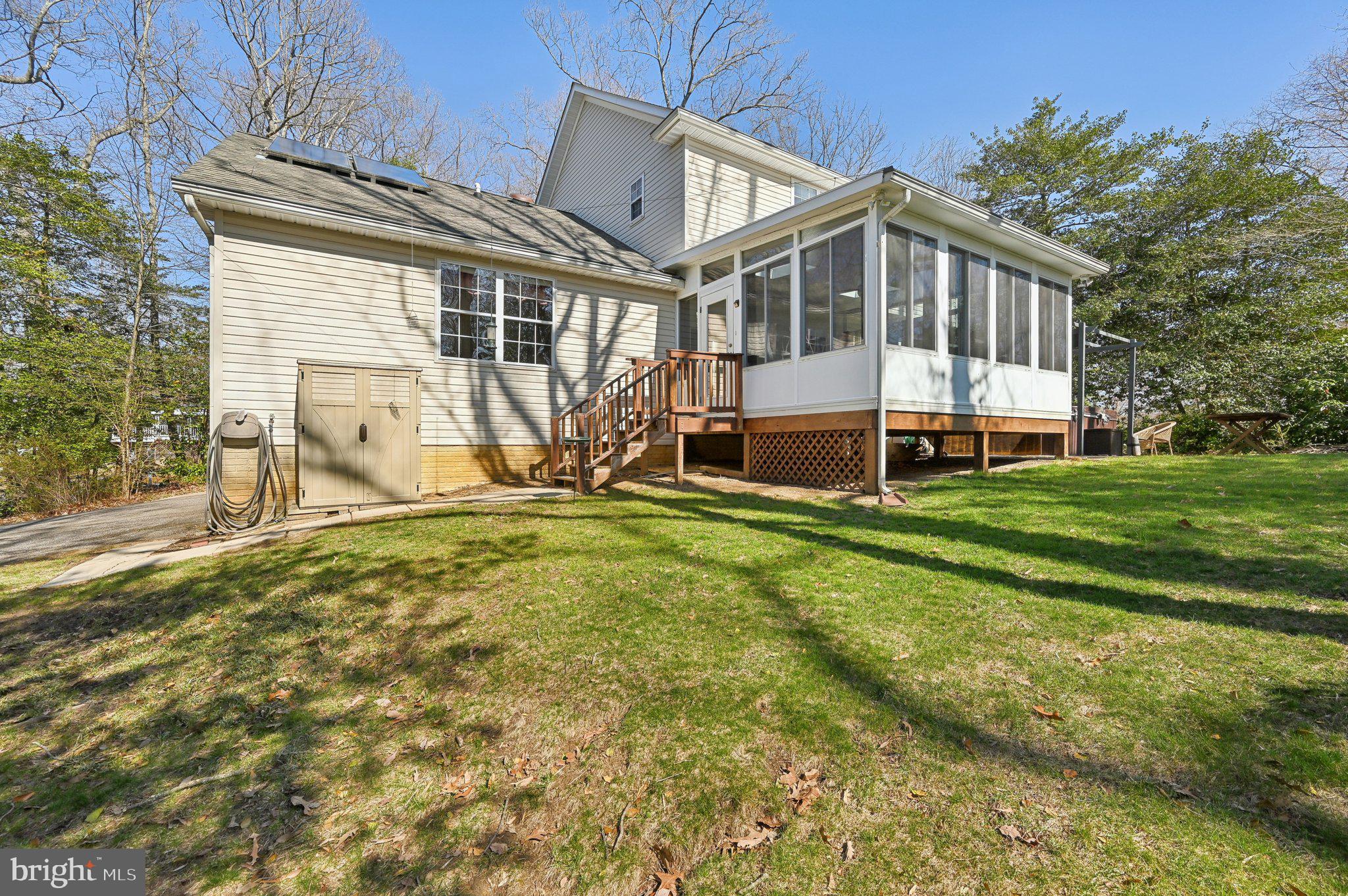 SUNRISE BEACH - Residential