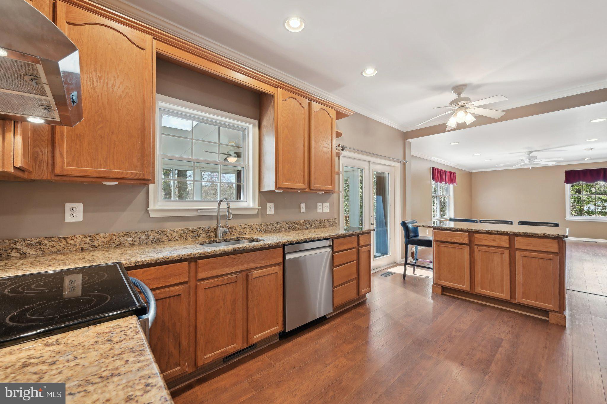 SUNRISE BEACH - Residential