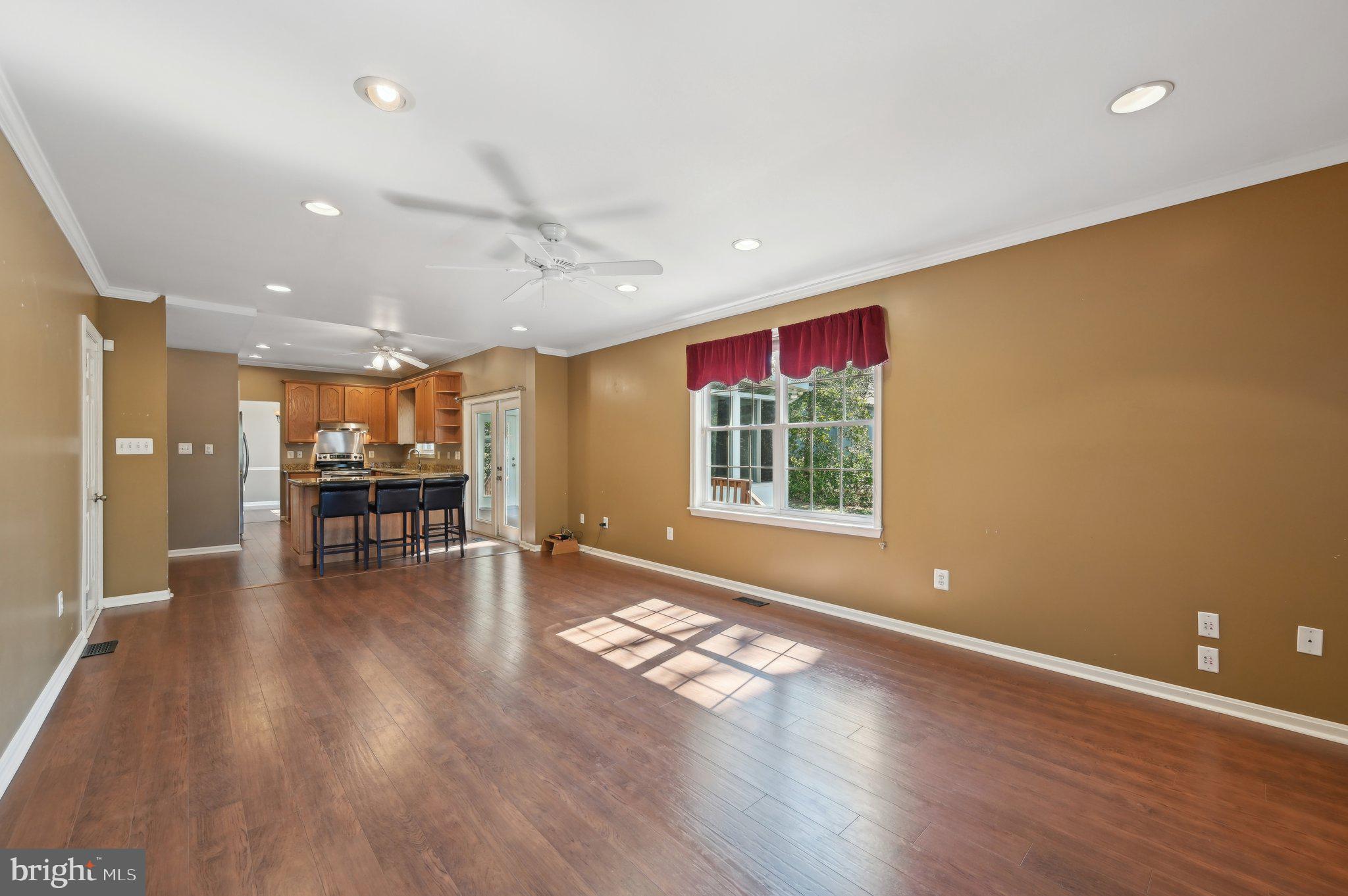 SUNRISE BEACH - Residential