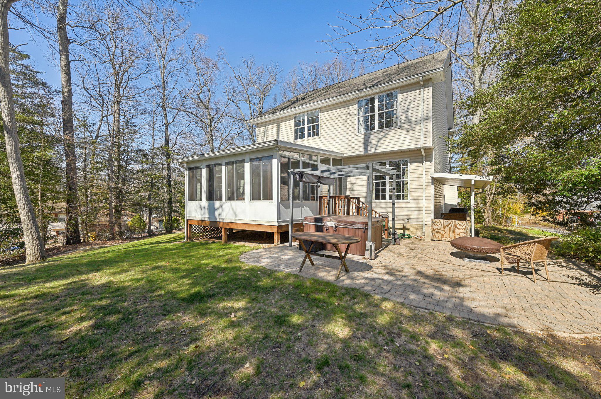 SUNRISE BEACH - Residential