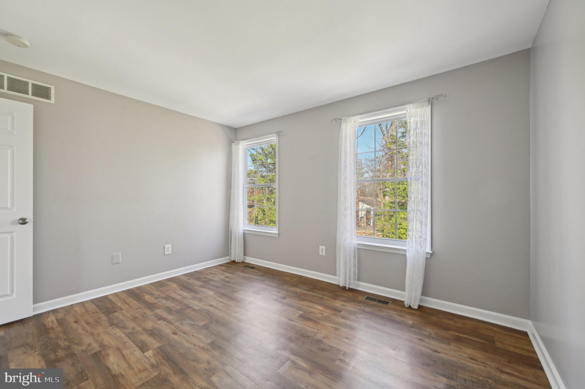 SUNRISE BEACH - Residential