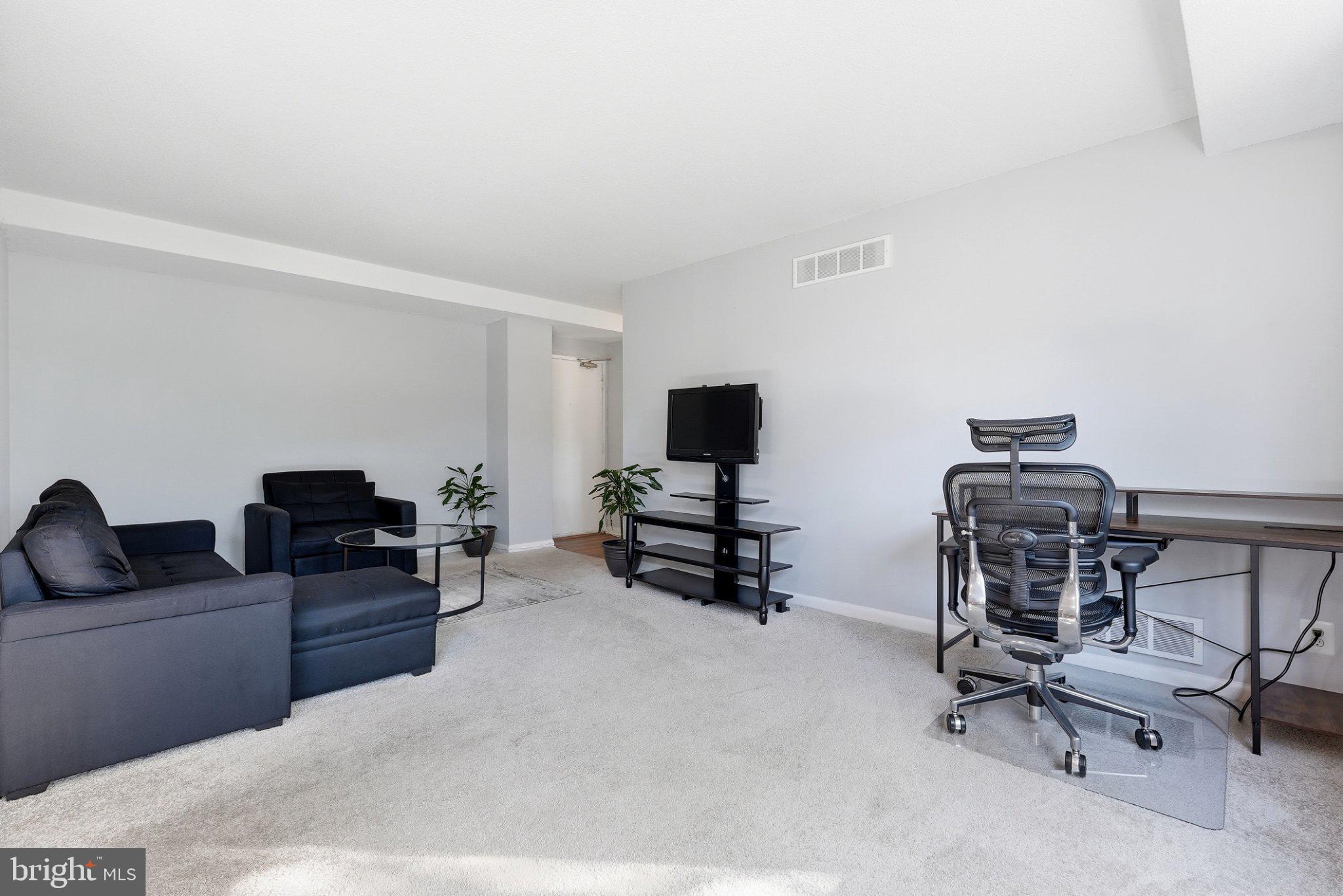 4410 OGLETHORPE 215