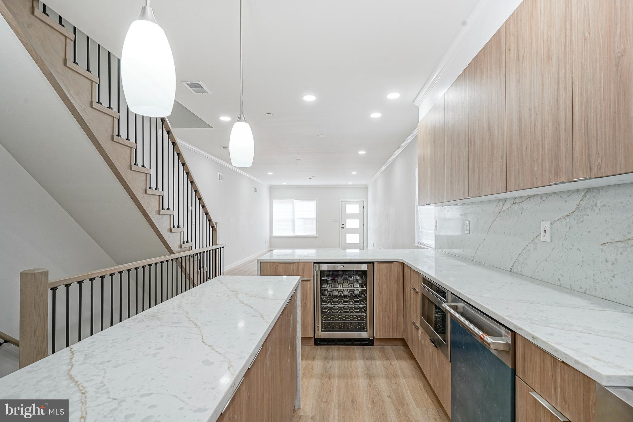 PASSYUNK SQUARE - Residential