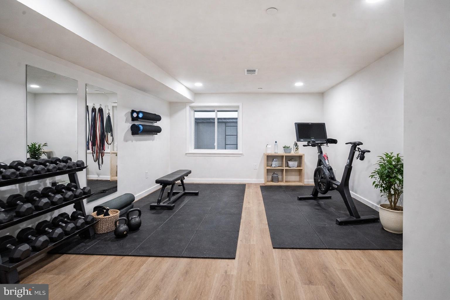 PASSYUNK SQUARE - Residential