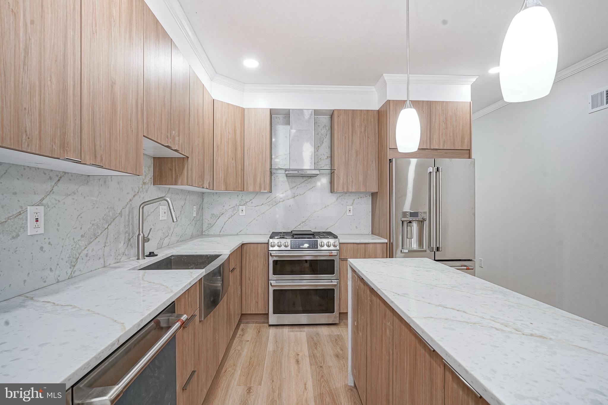 PASSYUNK SQUARE - Residential