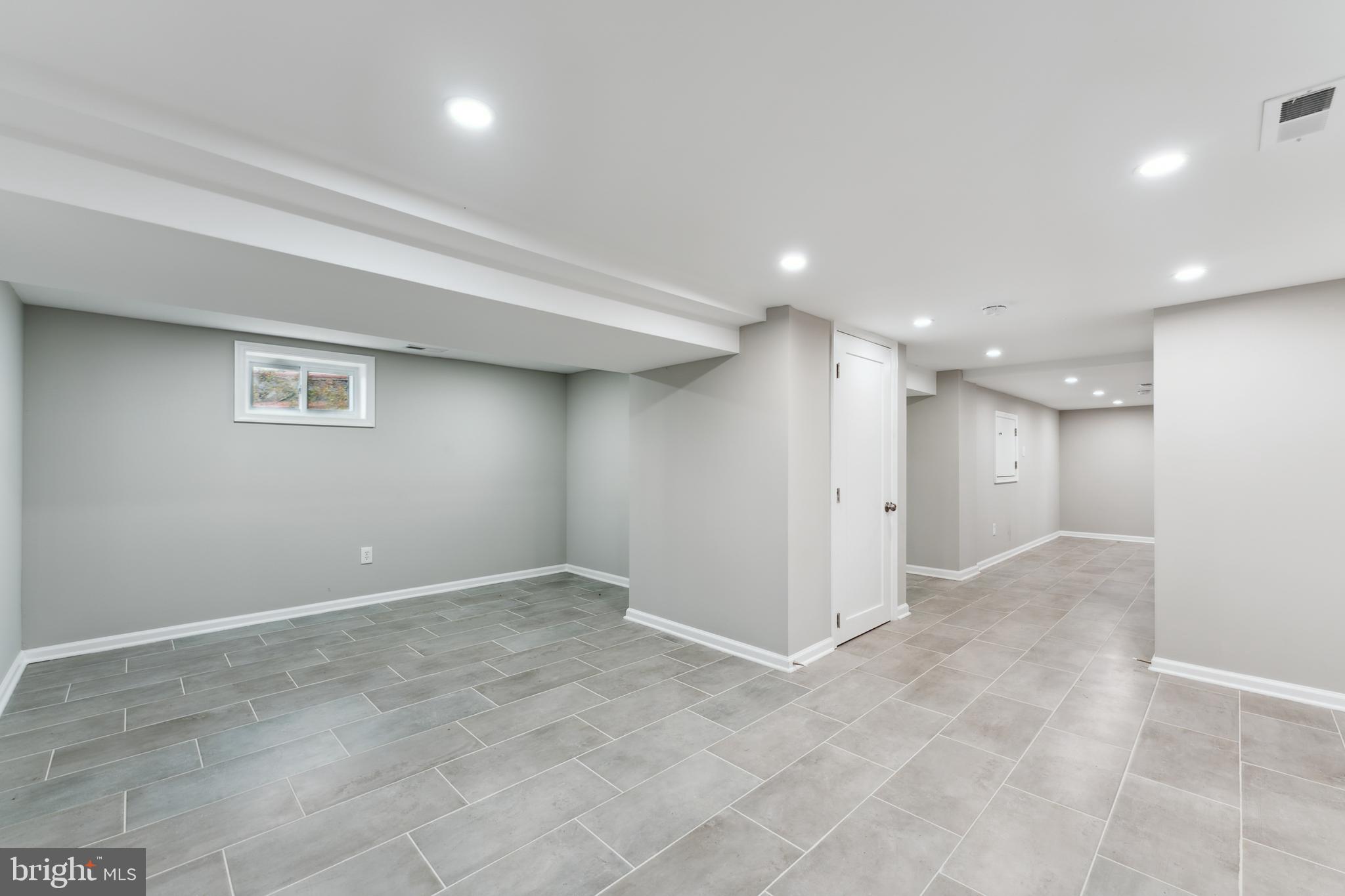 COLMAR MANOR - Residential