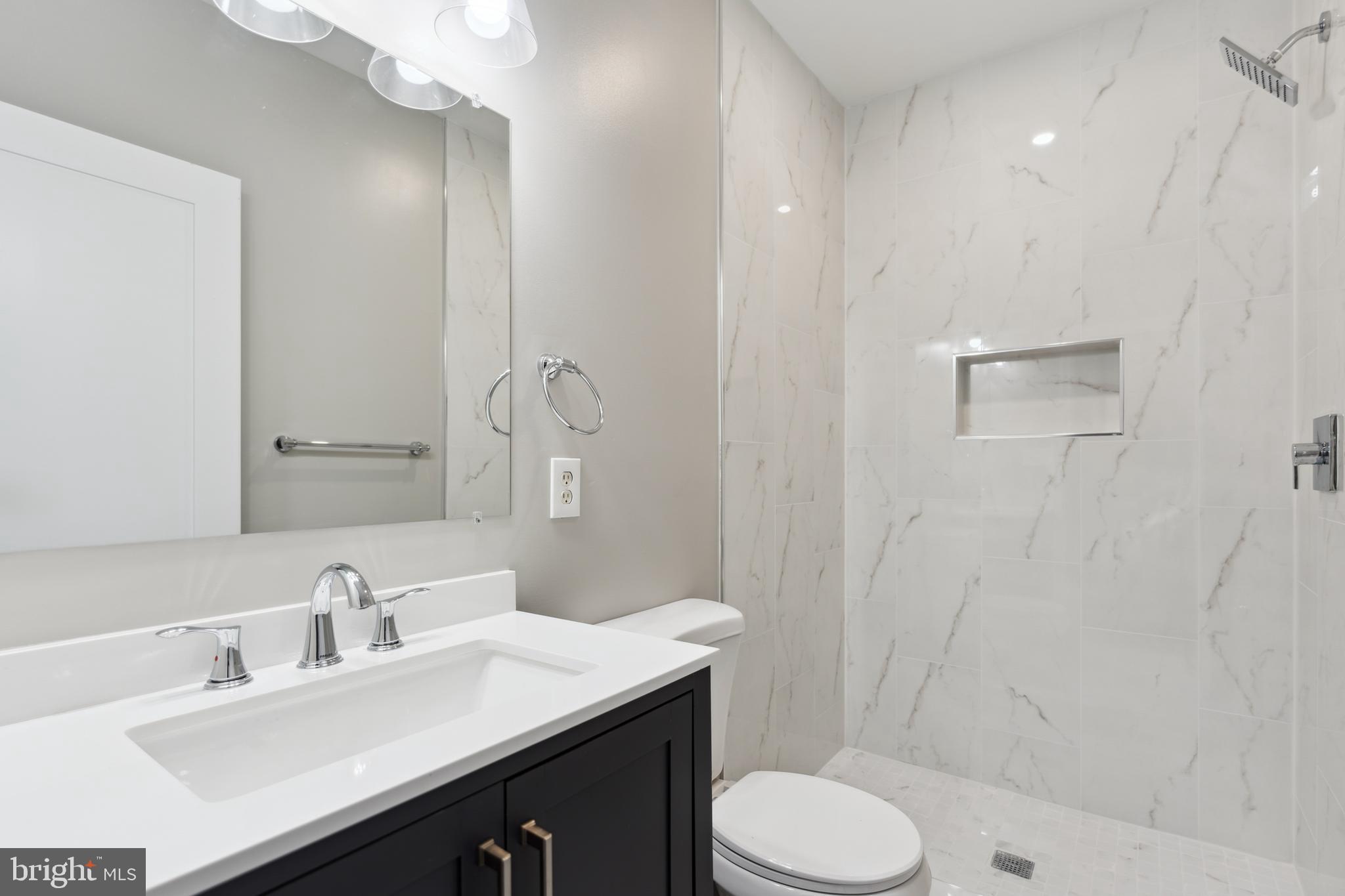 COLMAR MANOR - Residential