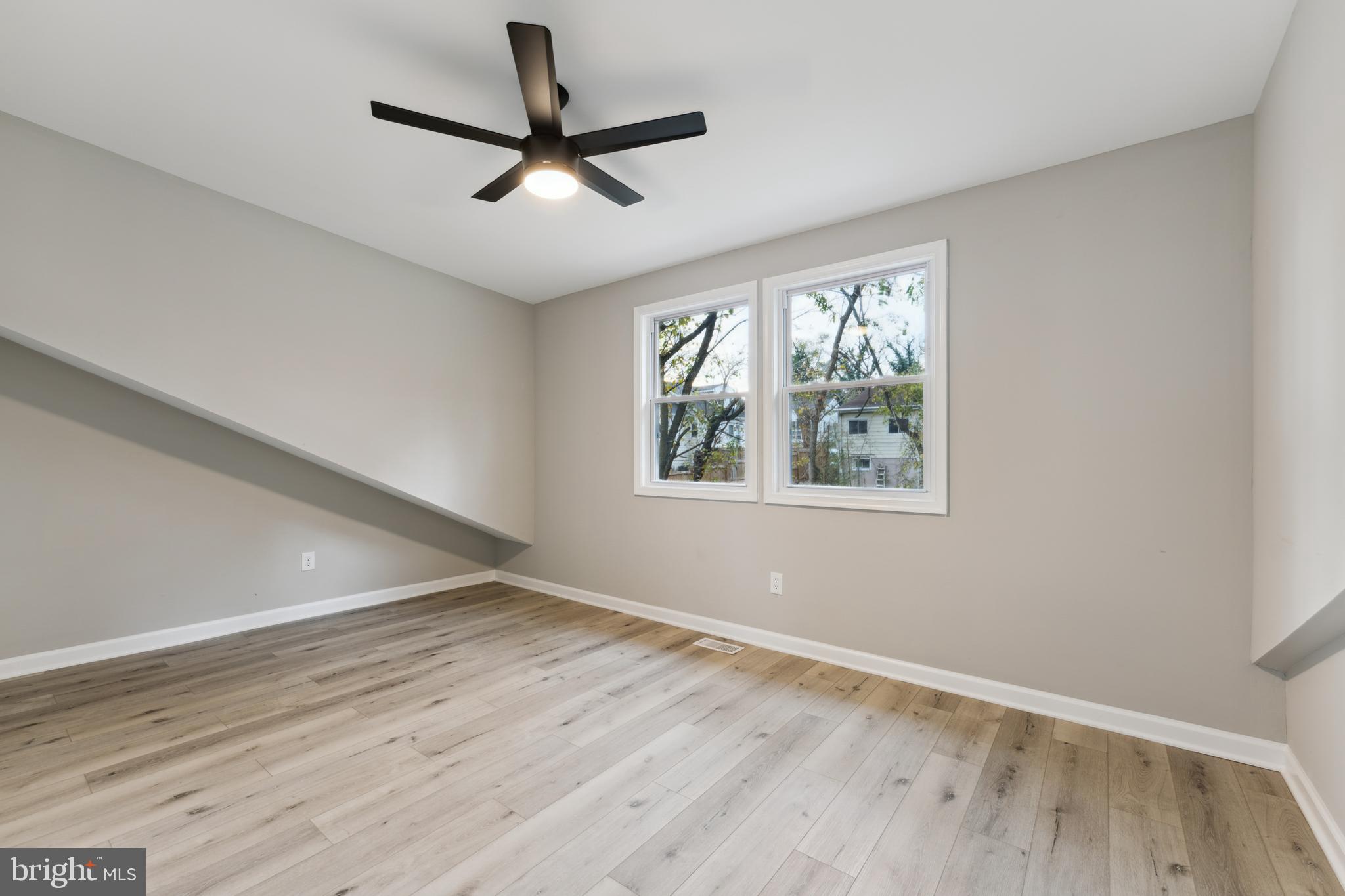 COLMAR MANOR - Residential