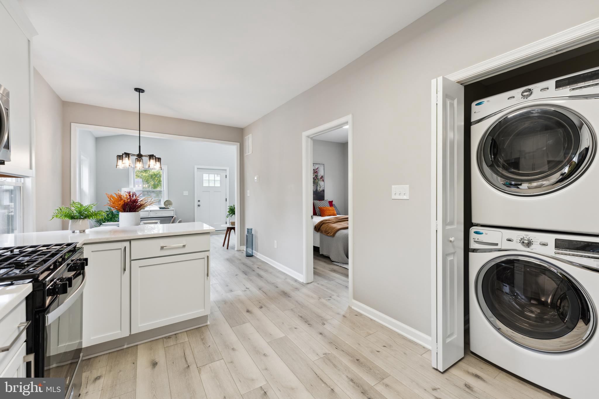 COLMAR MANOR - Residential