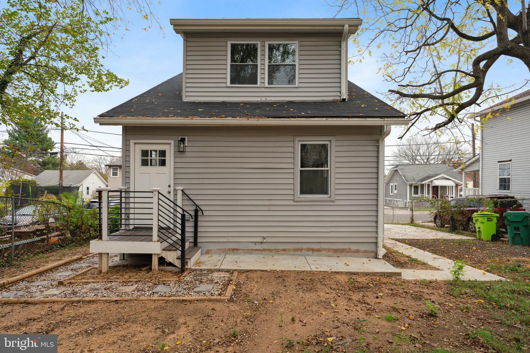 COLMAR MANOR - Residential