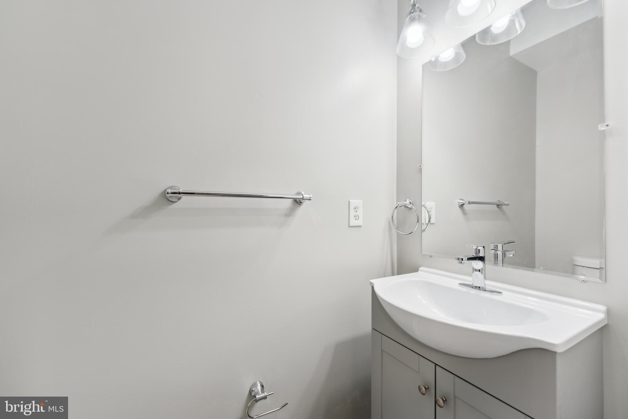 COLMAR MANOR - Residential