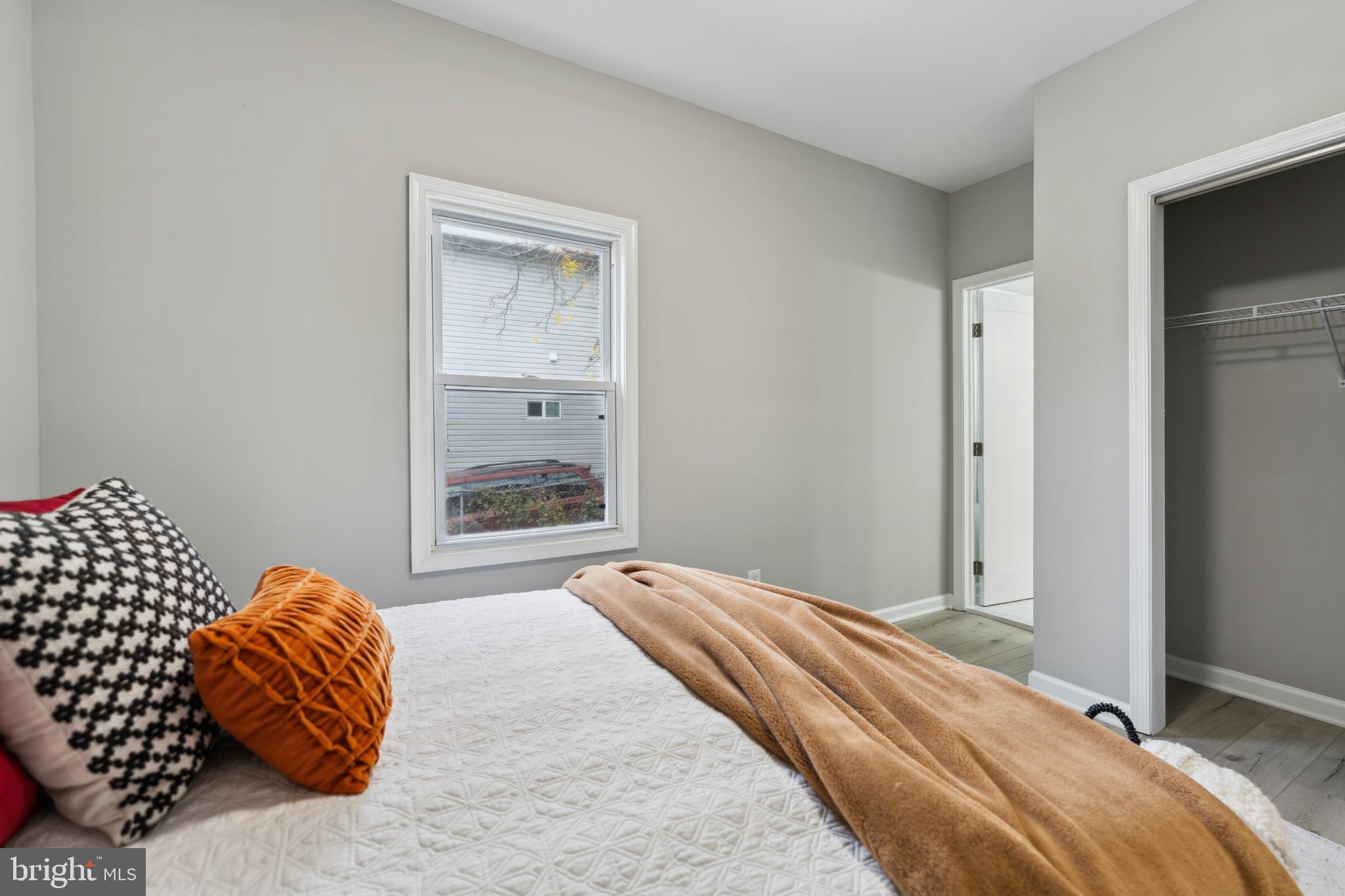 COLMAR MANOR - Residential