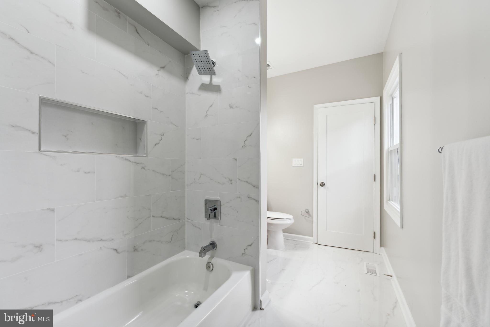 COLMAR MANOR - Residential