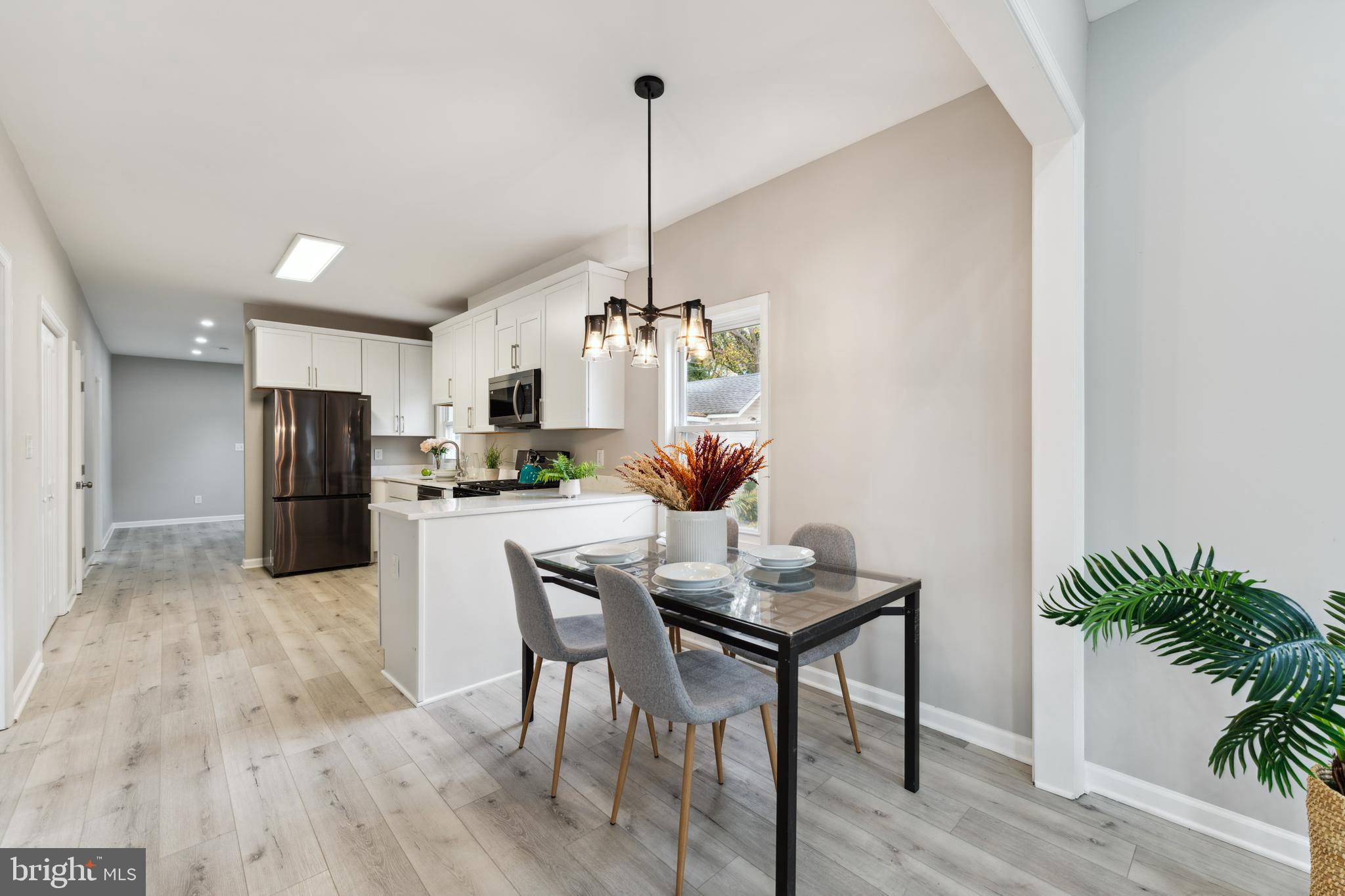 COLMAR MANOR - Residential