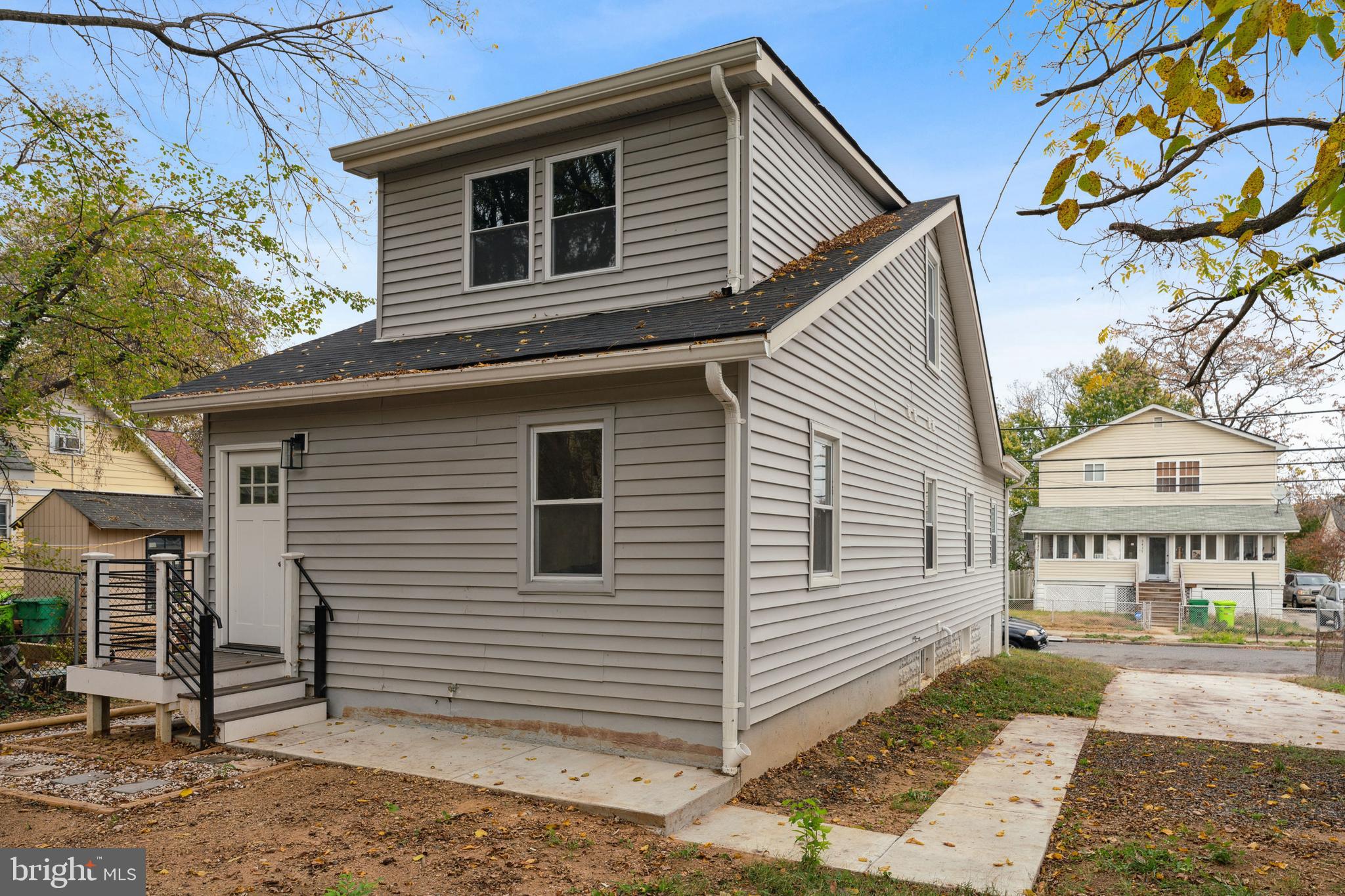 COLMAR MANOR - Residential