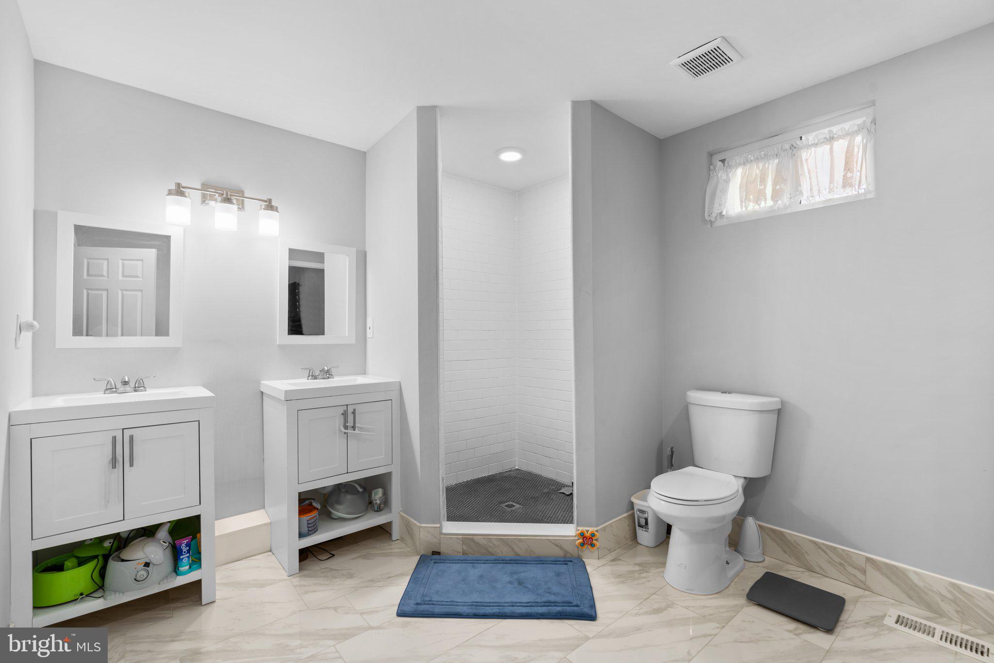 BRENTWOOD - Residential