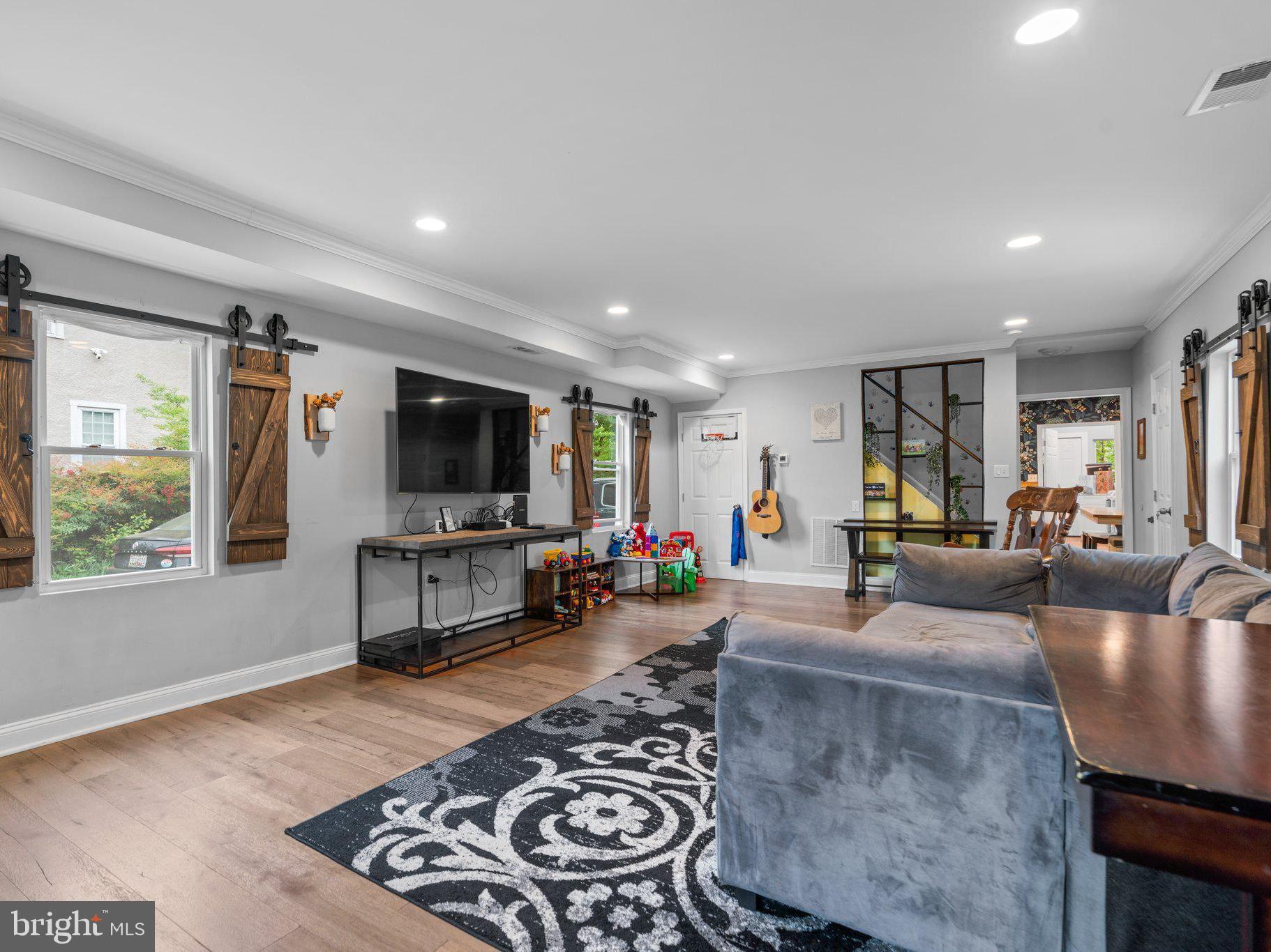 BRENTWOOD - Residential