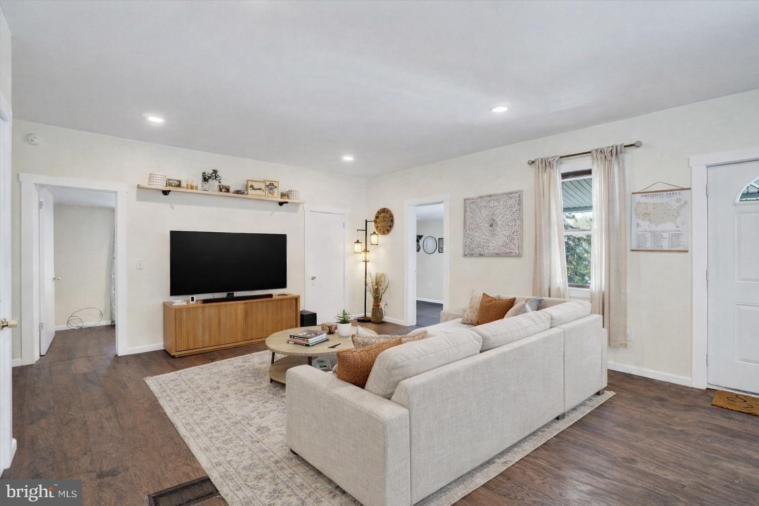 EAST MANCHESTER TWP. - Residential