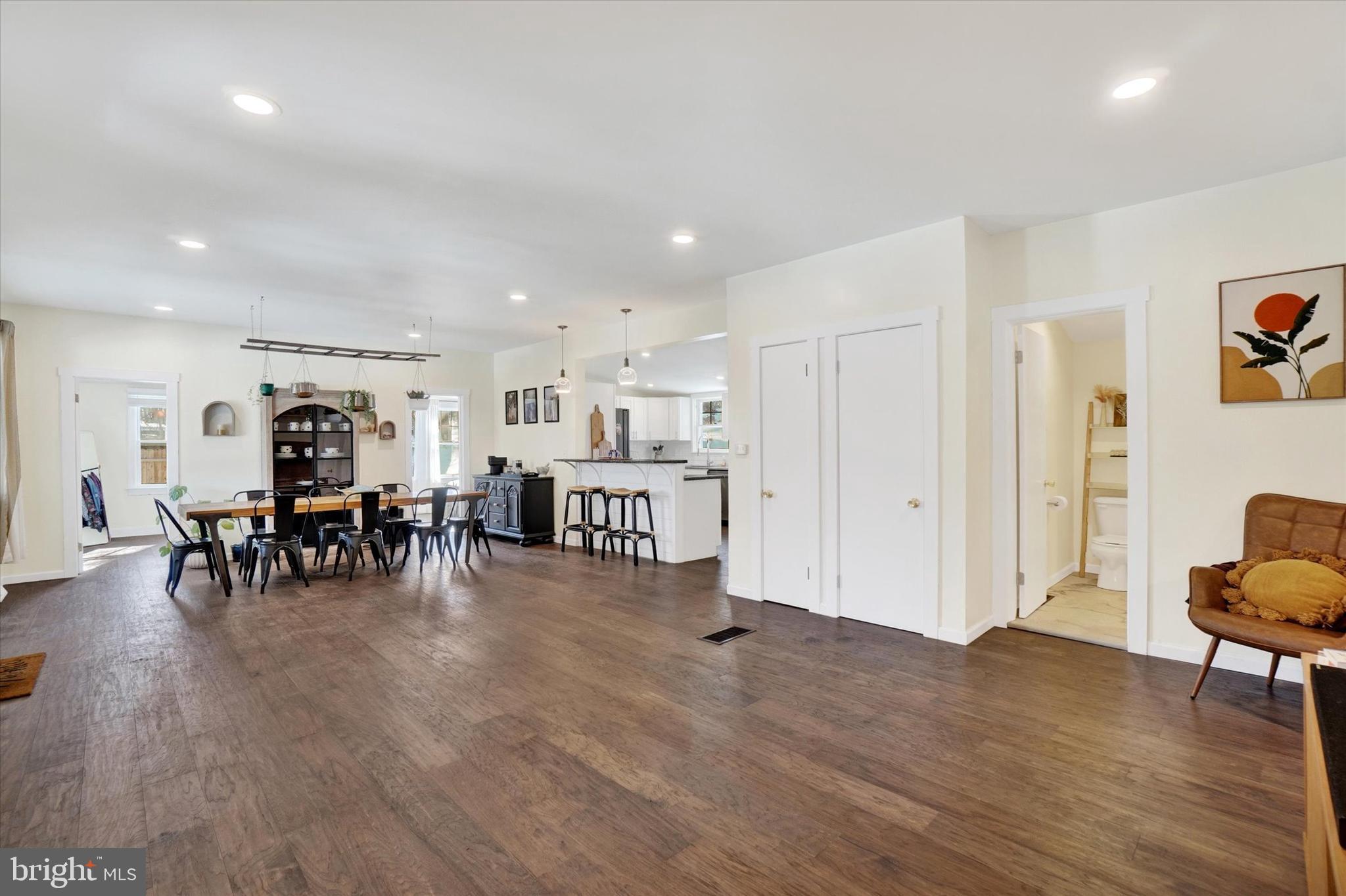 EAST MANCHESTER TWP. - Residential