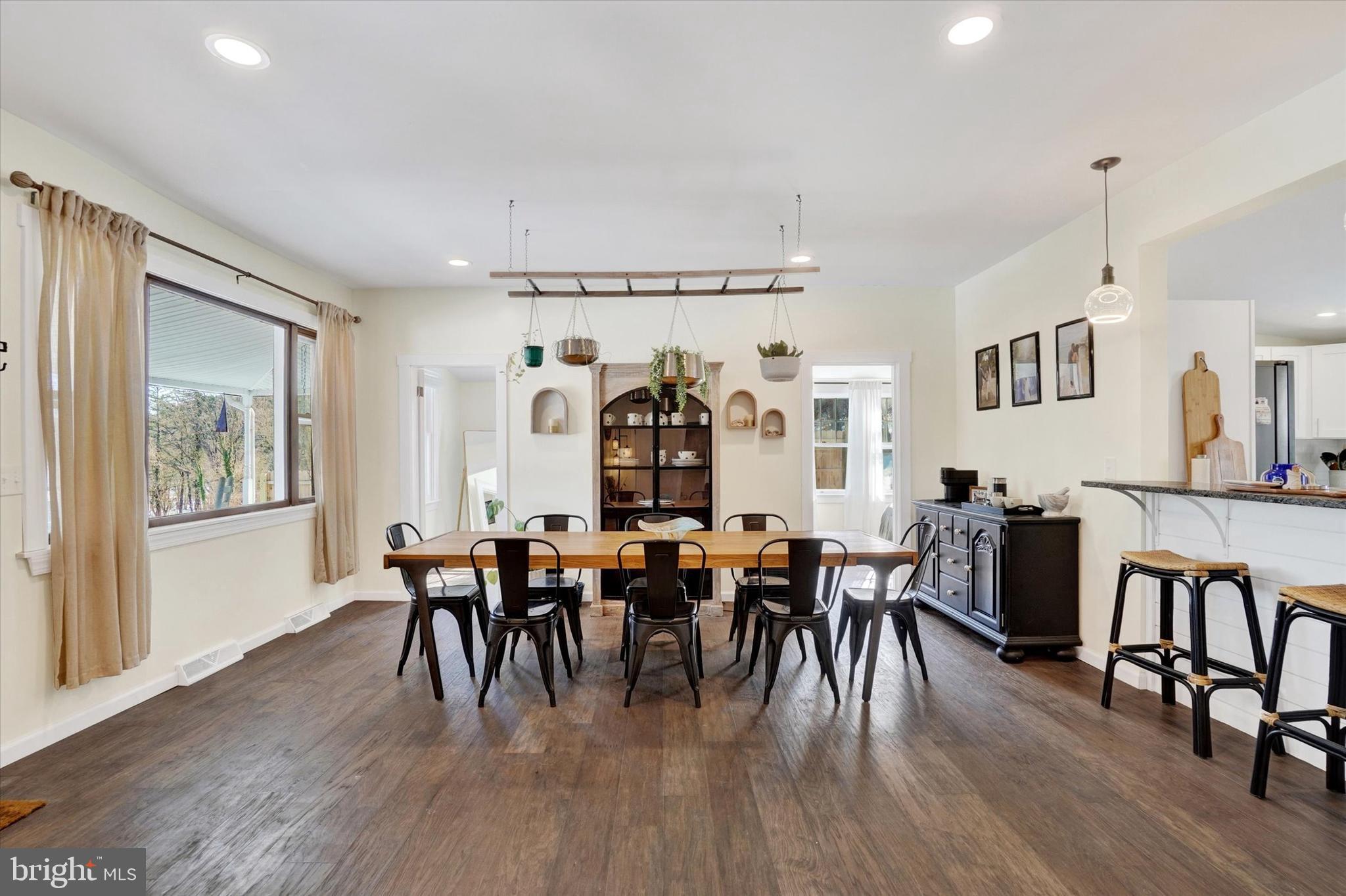 EAST MANCHESTER TWP. - Residential