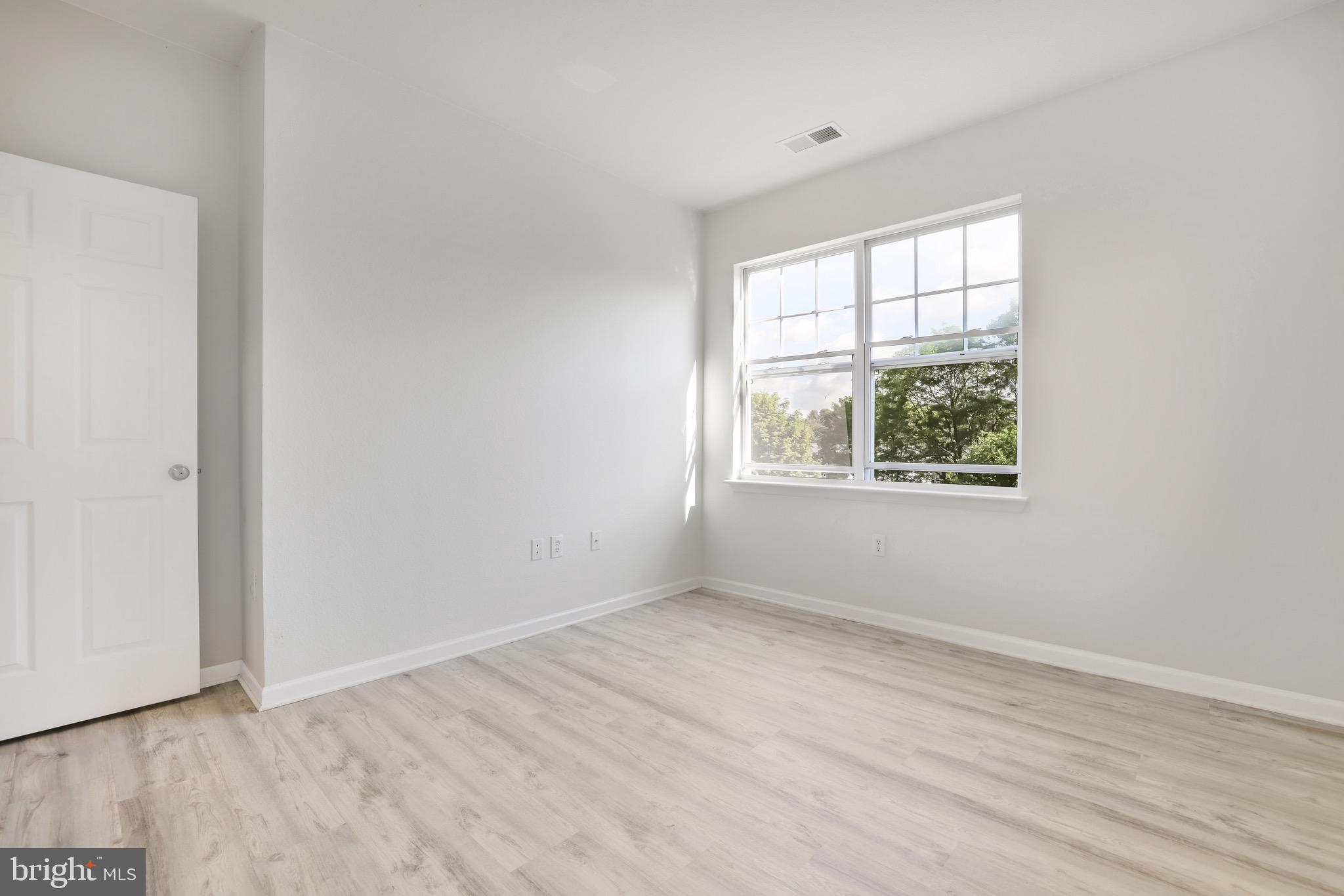 ASHMORE AT GERMANOWN COMMUNITY - Residential