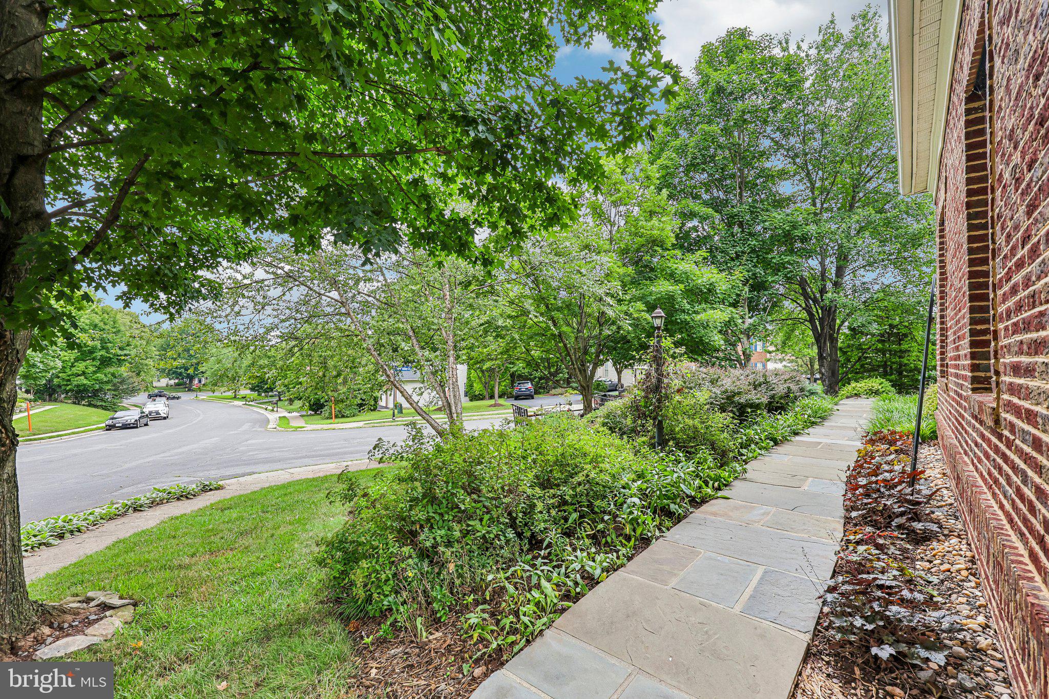 47404 MIDDLE BLUFF PLACE