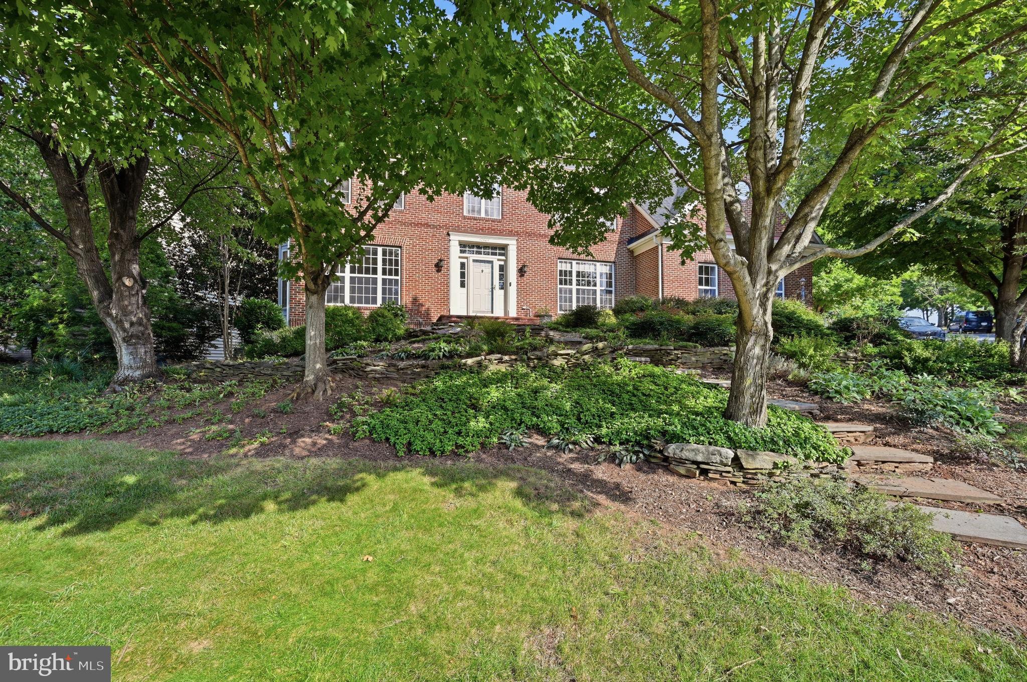 47404 MIDDLE BLUFF PLACE