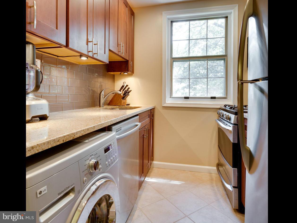 ARLINGTON OAKS - Residential