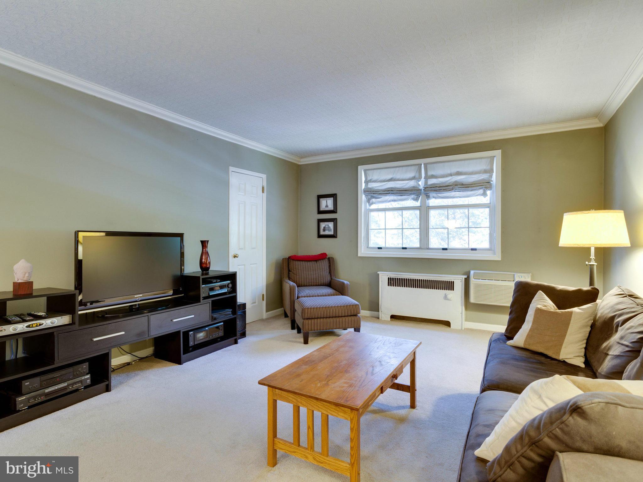 ARLINGTON OAKS - Residential