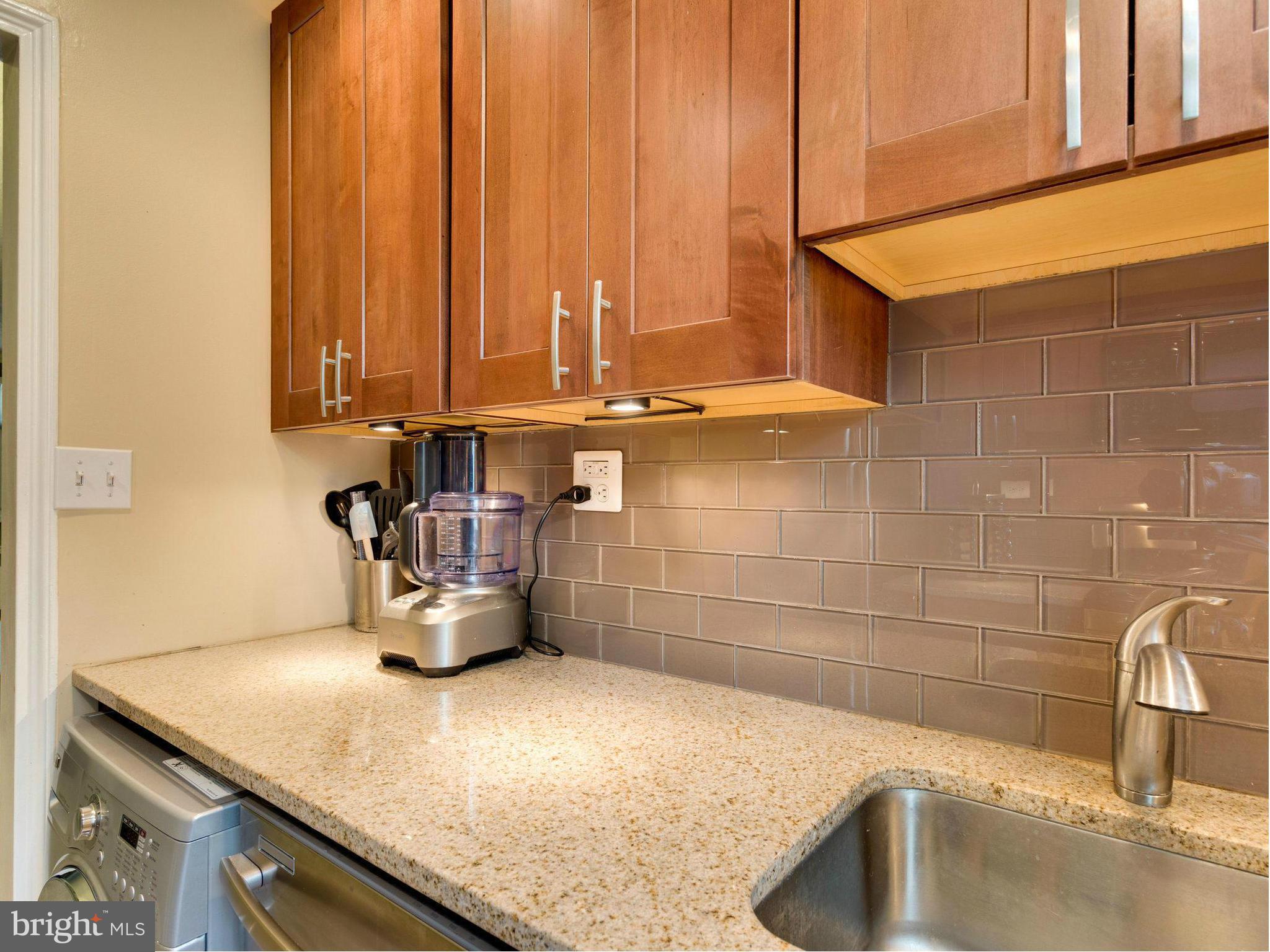 ARLINGTON OAKS - Residential