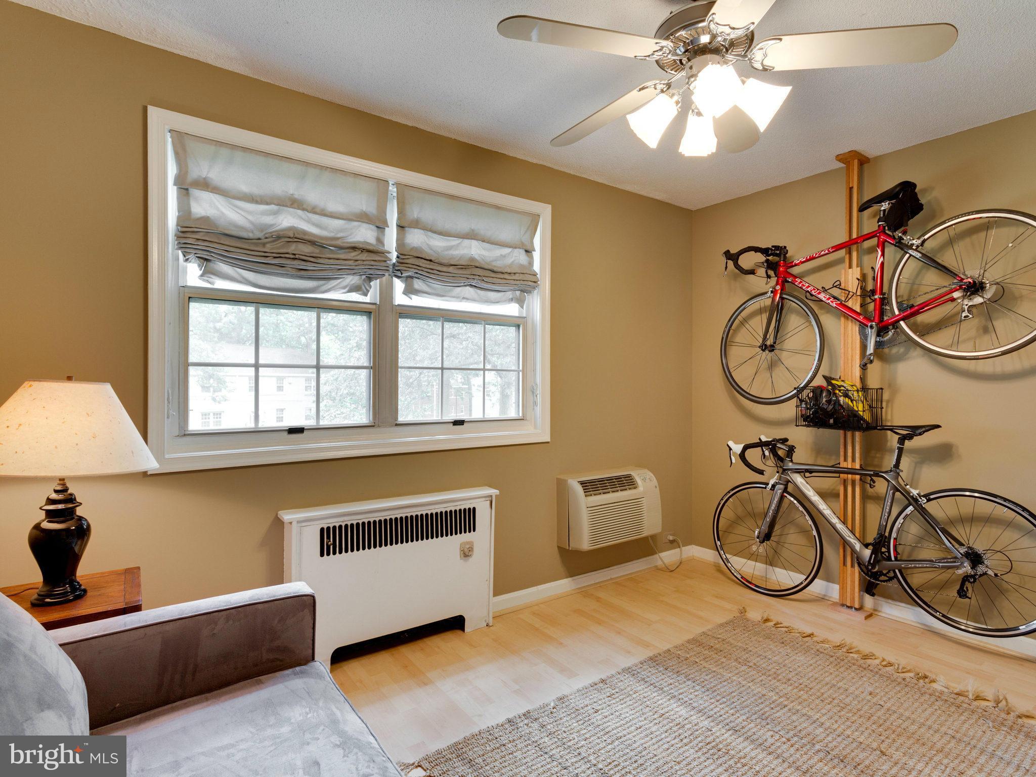 ARLINGTON OAKS - Residential