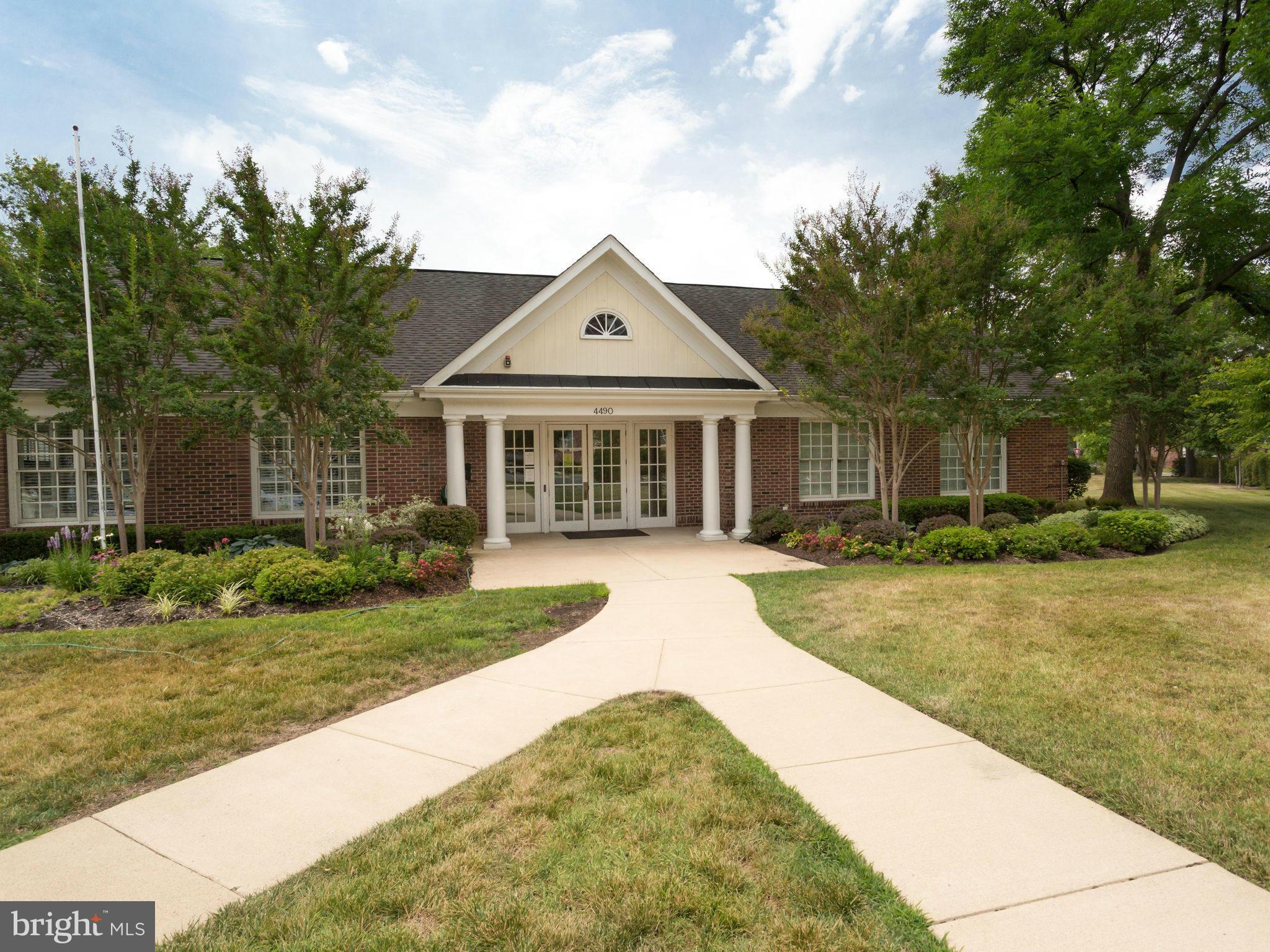 ARLINGTON OAKS - Residential
