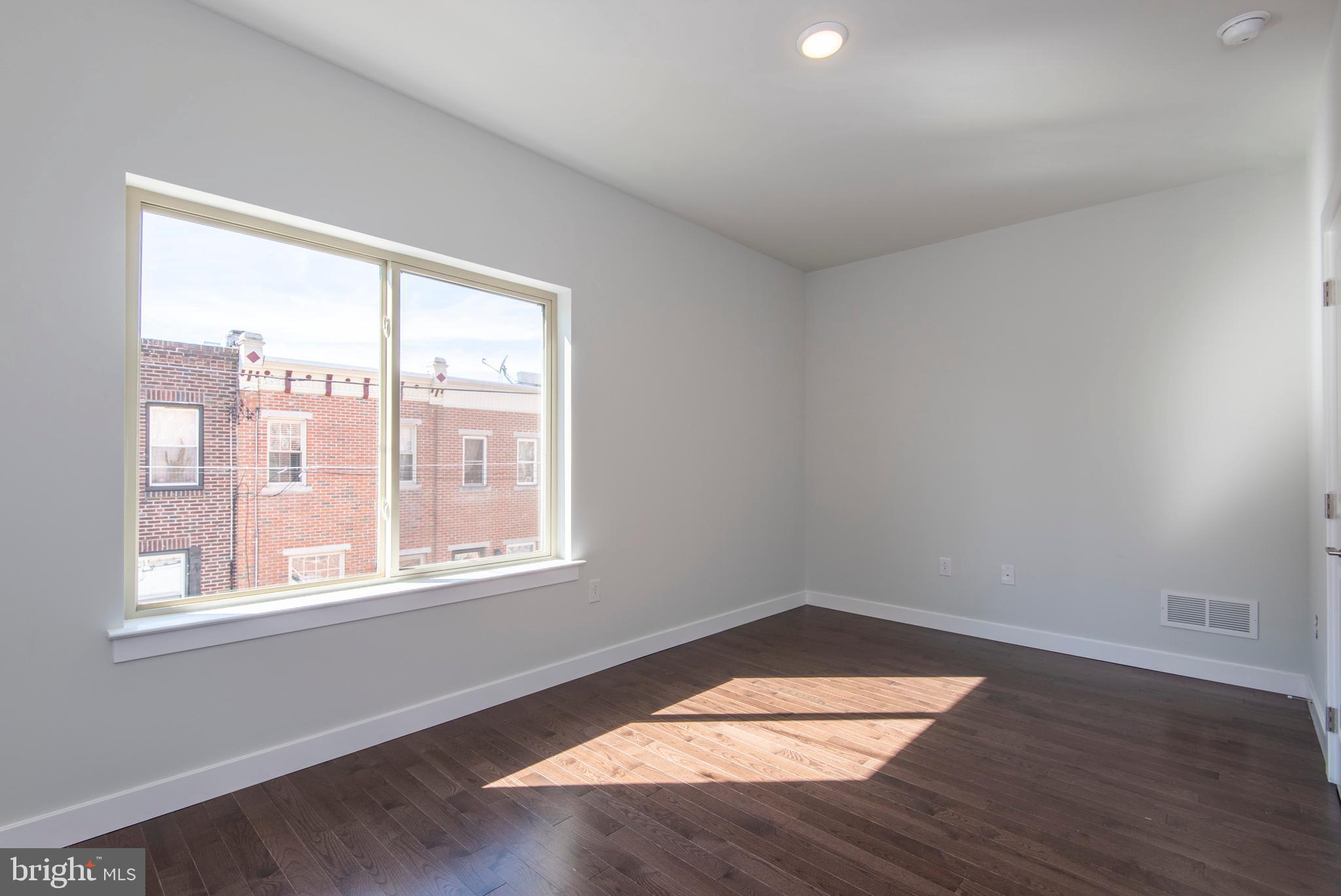 KENSINGTON - Residential