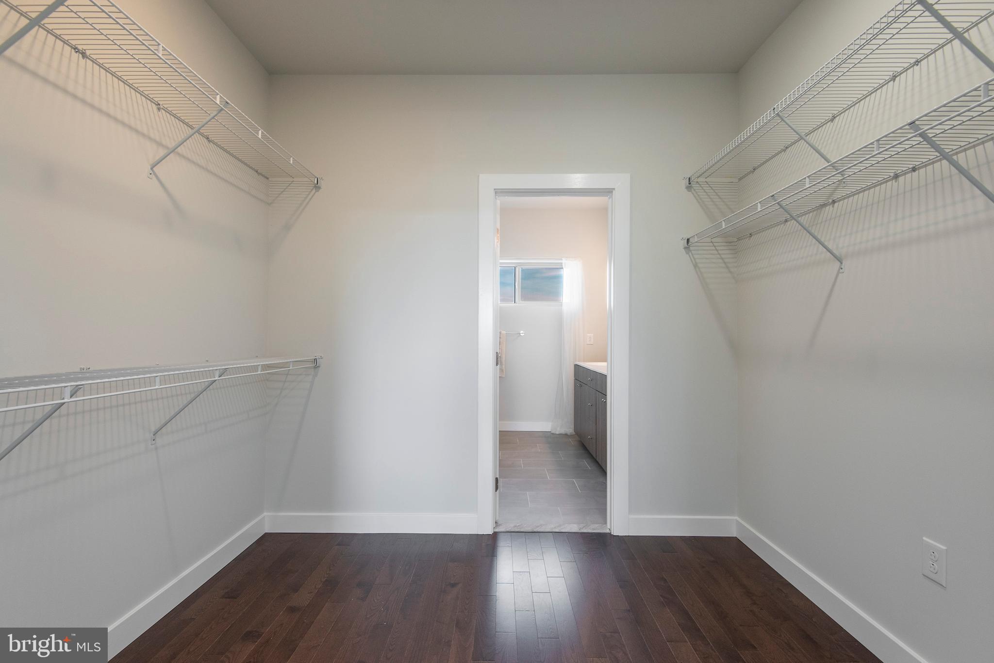 KENSINGTON - Residential