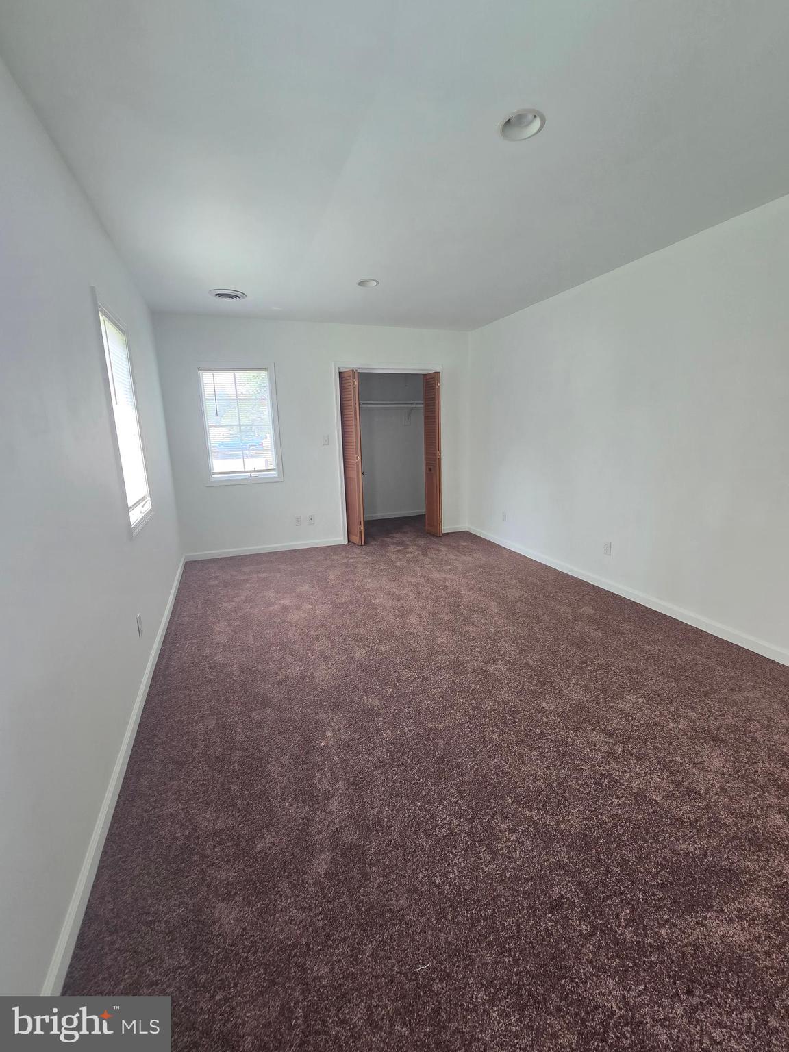 LONGVIEW BEACH - Residential