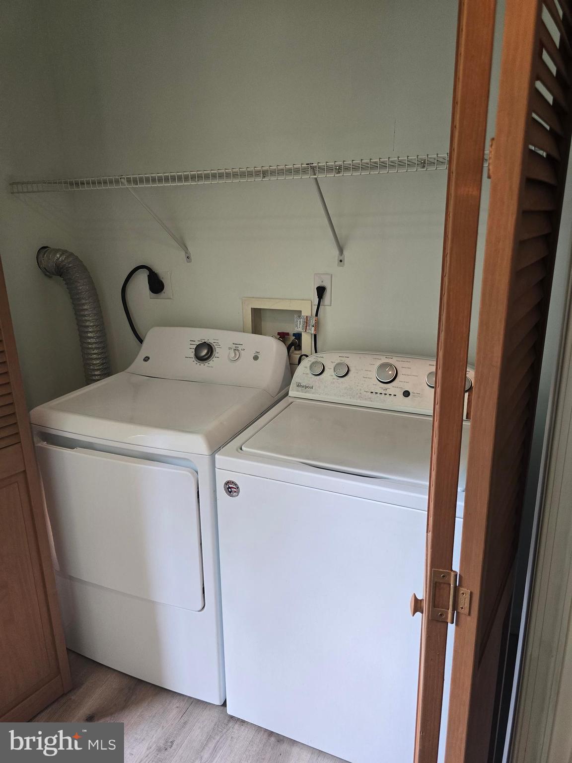 LONGVIEW BEACH - Residential