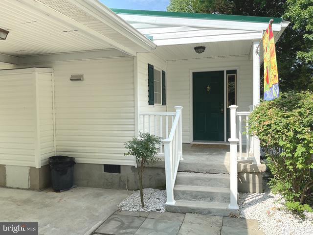 LONGVIEW BEACH - Residential