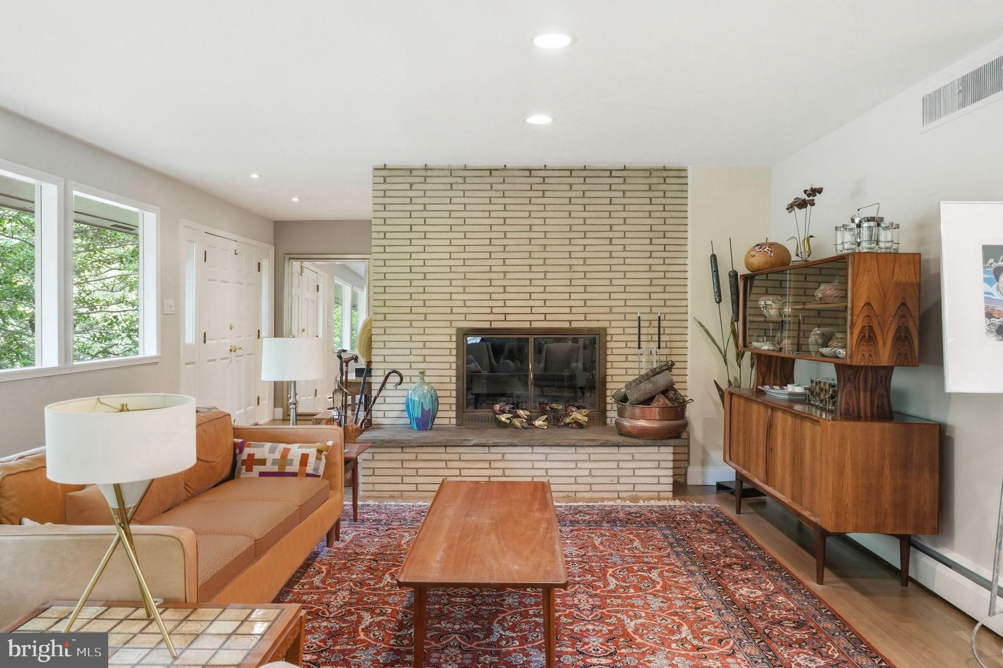 9228 FARNSWORTH DRIVE