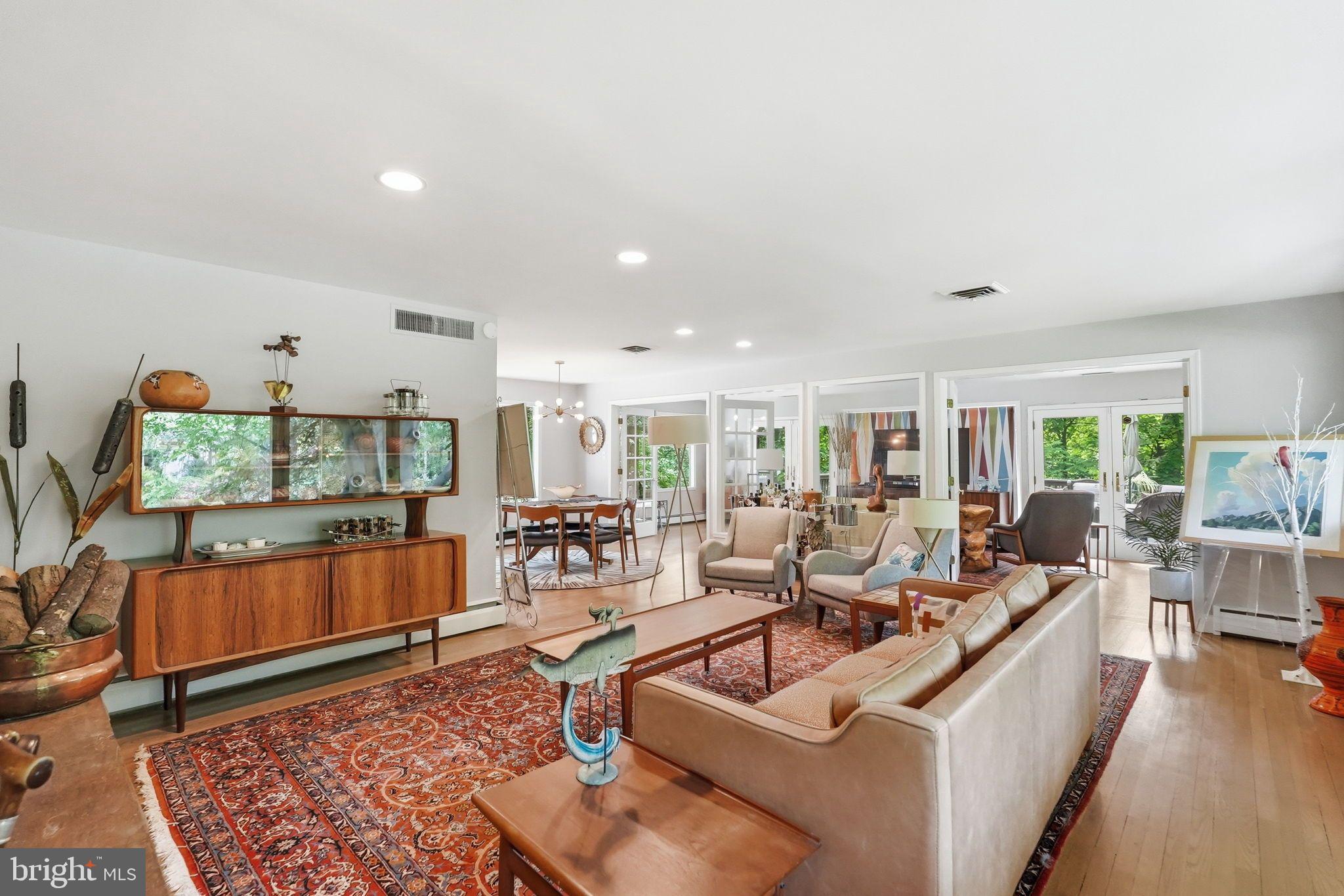 9228 FARNSWORTH DRIVE