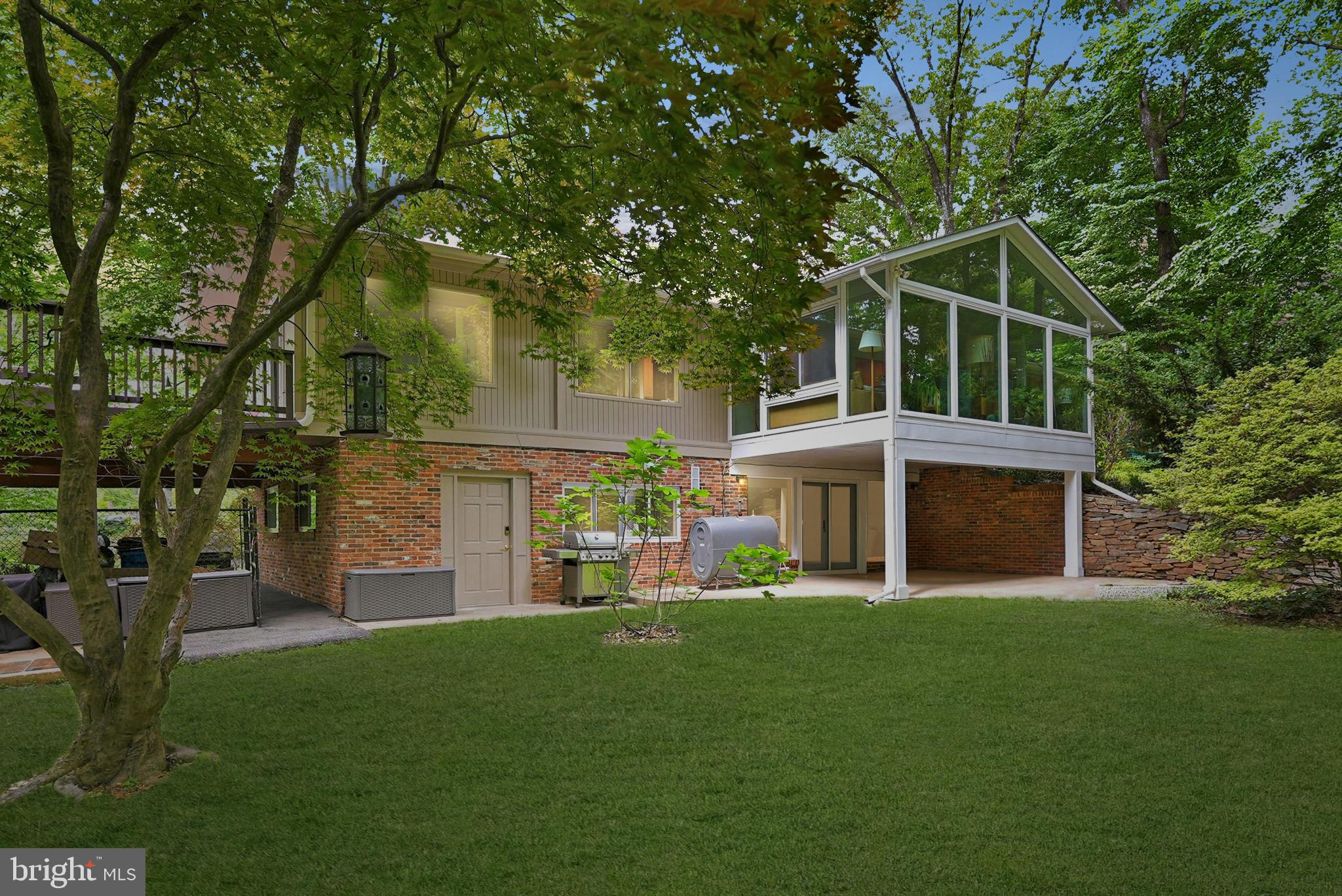 9228 FARNSWORTH DRIVE