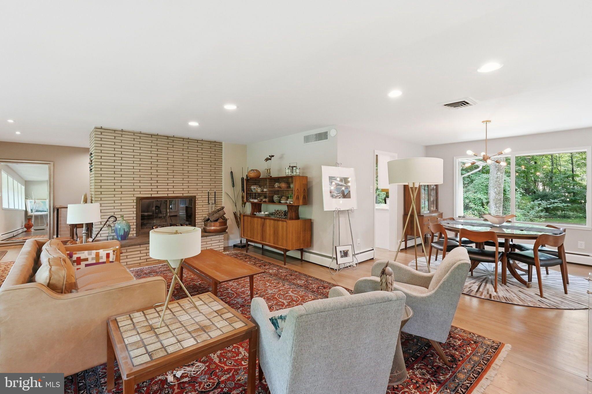 9228 FARNSWORTH DRIVE