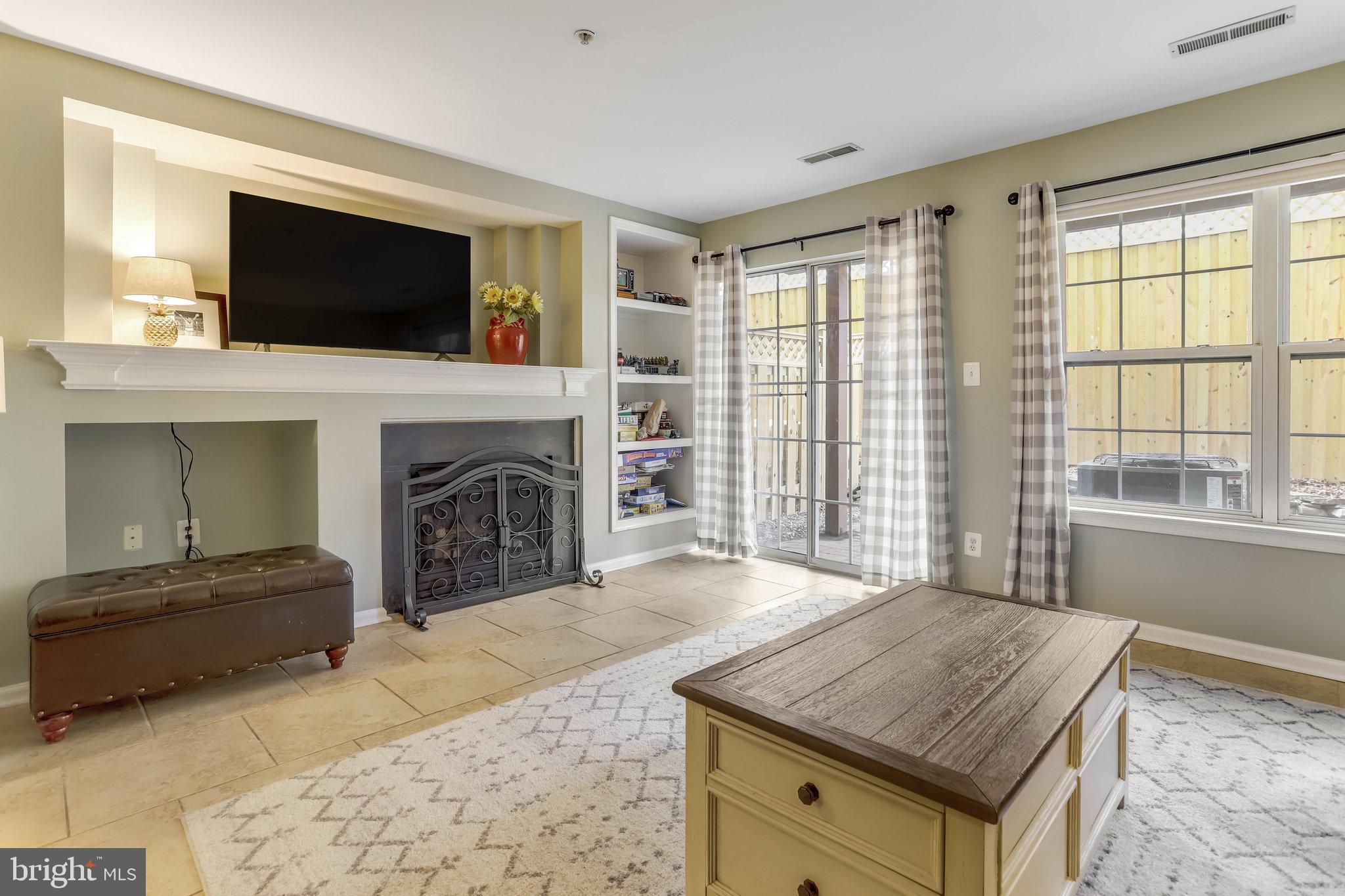 CAMERON STATION - Residential Lease