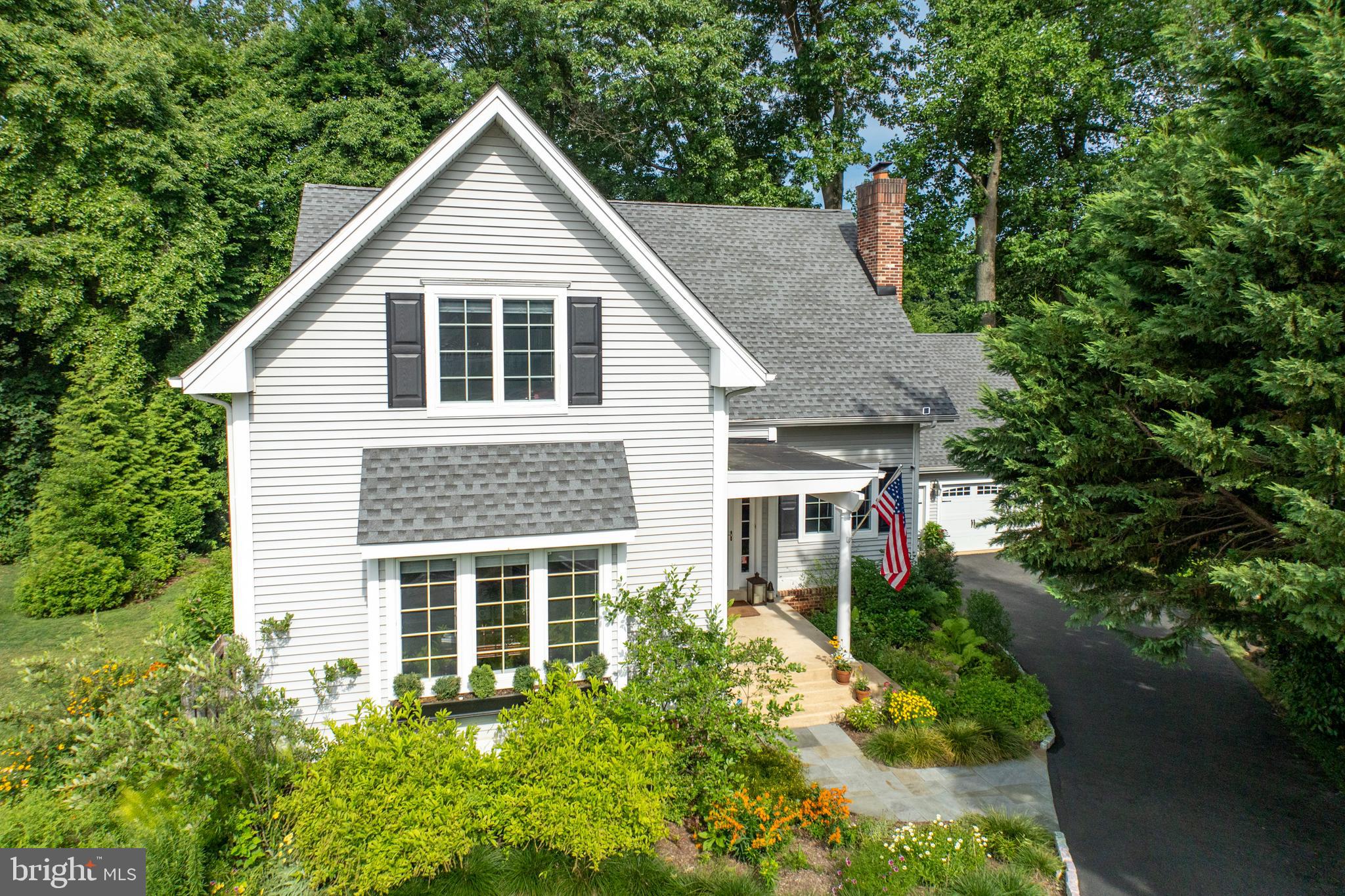637 HUNTINGTON DRIVE