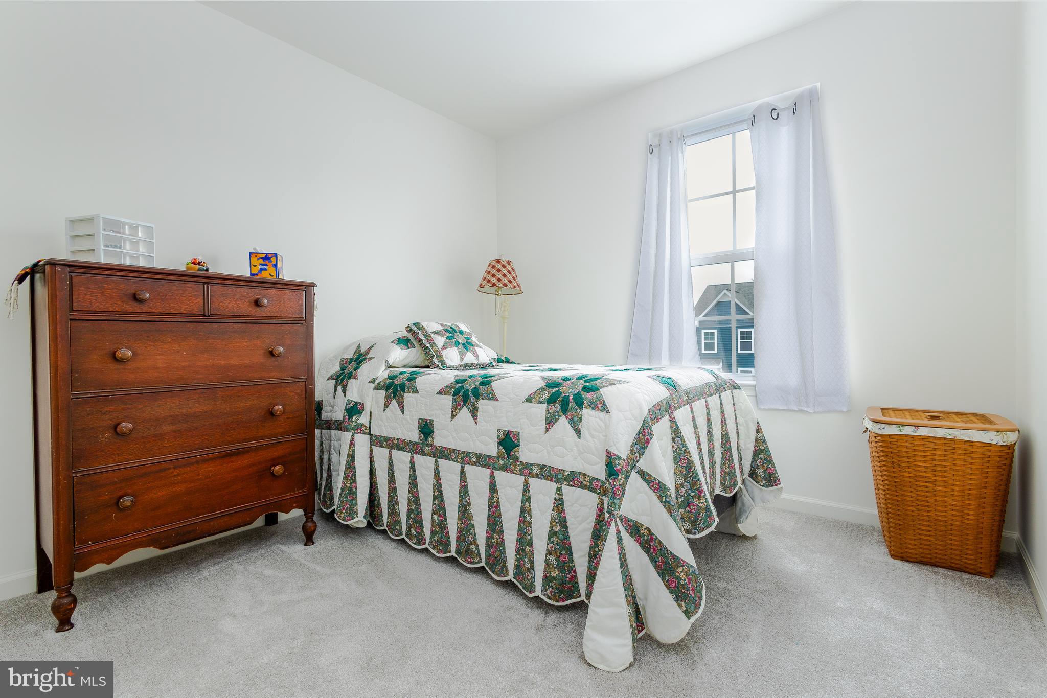 WHISPERING PINES - Residential